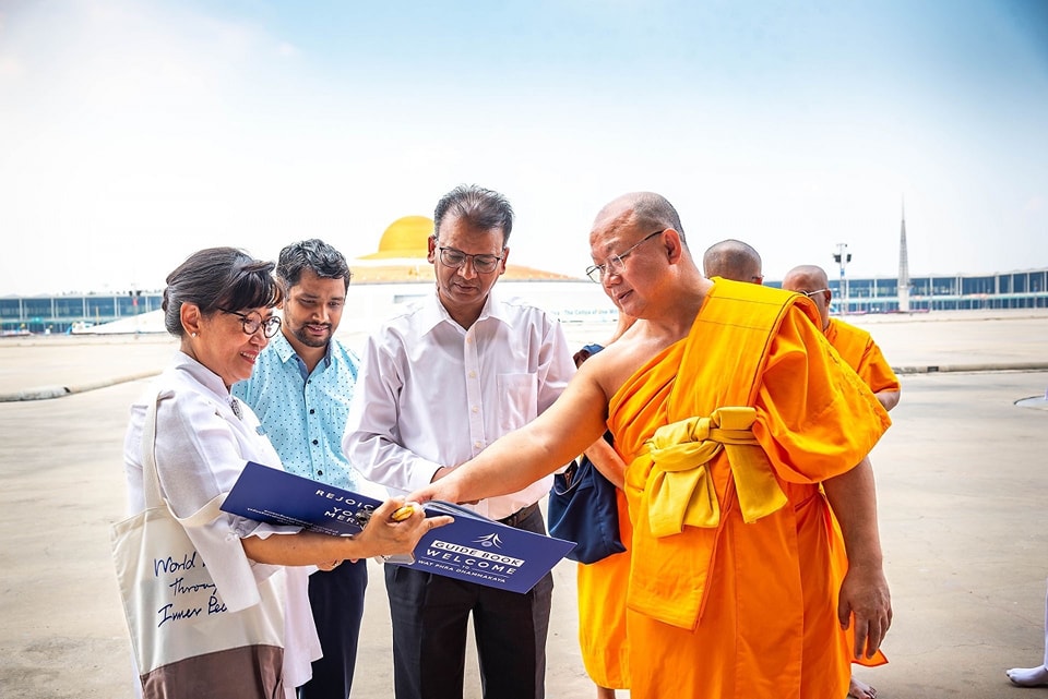 Nepali ambassador visits Wat Phra Dhammakaya