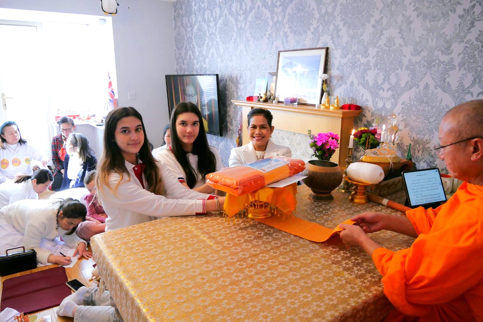 วัดพระธรรมกายแมนเชสเตอร์ จัดปฏิบัติธรรมบ้านกัลยาณมิตร ณ เมืองดองคาสเตอร์