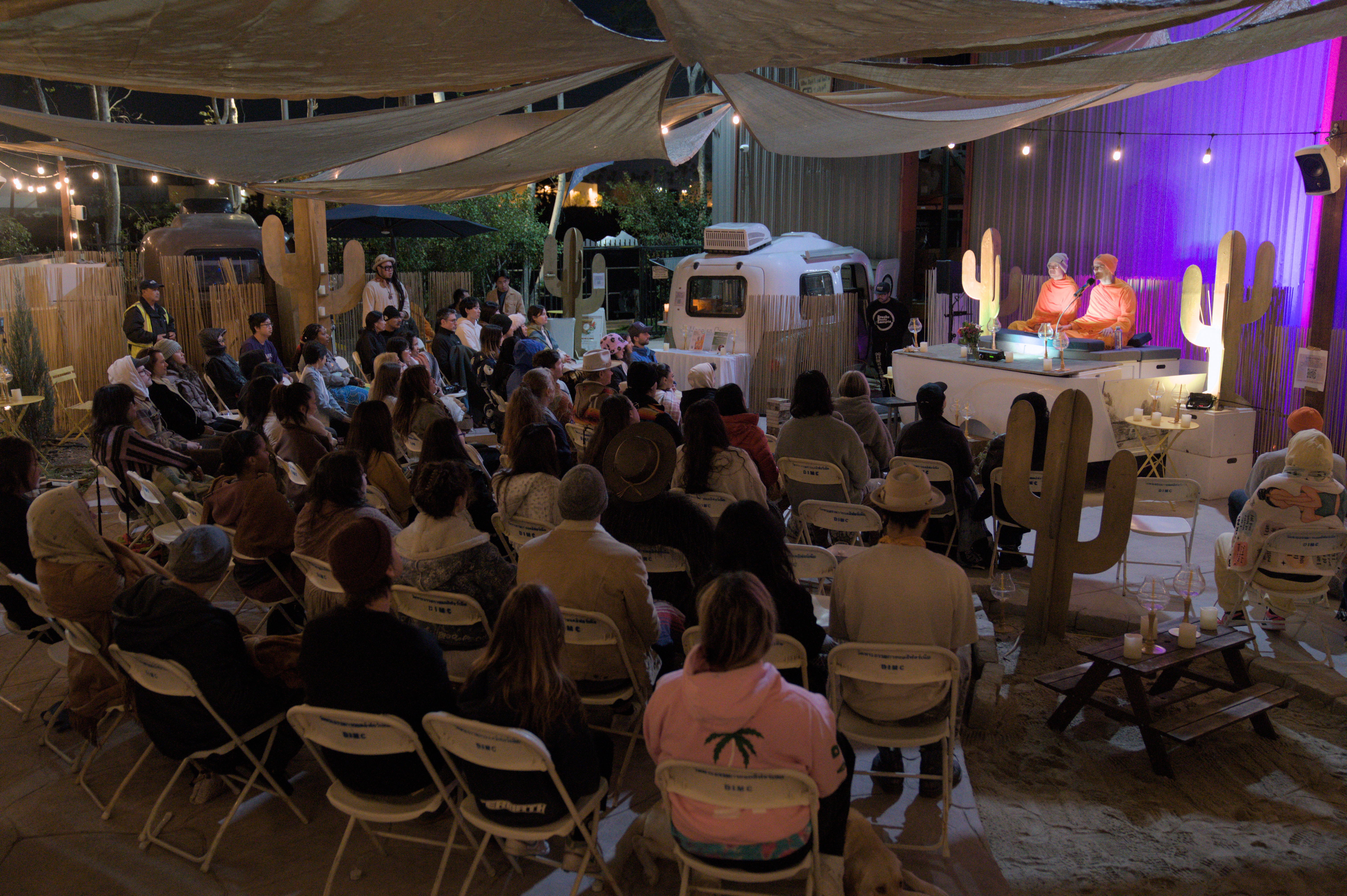 วัดพระธรรมกายแคลิฟอร์เนีย จัดกิจกรรมจุดประทีปรวมใจ