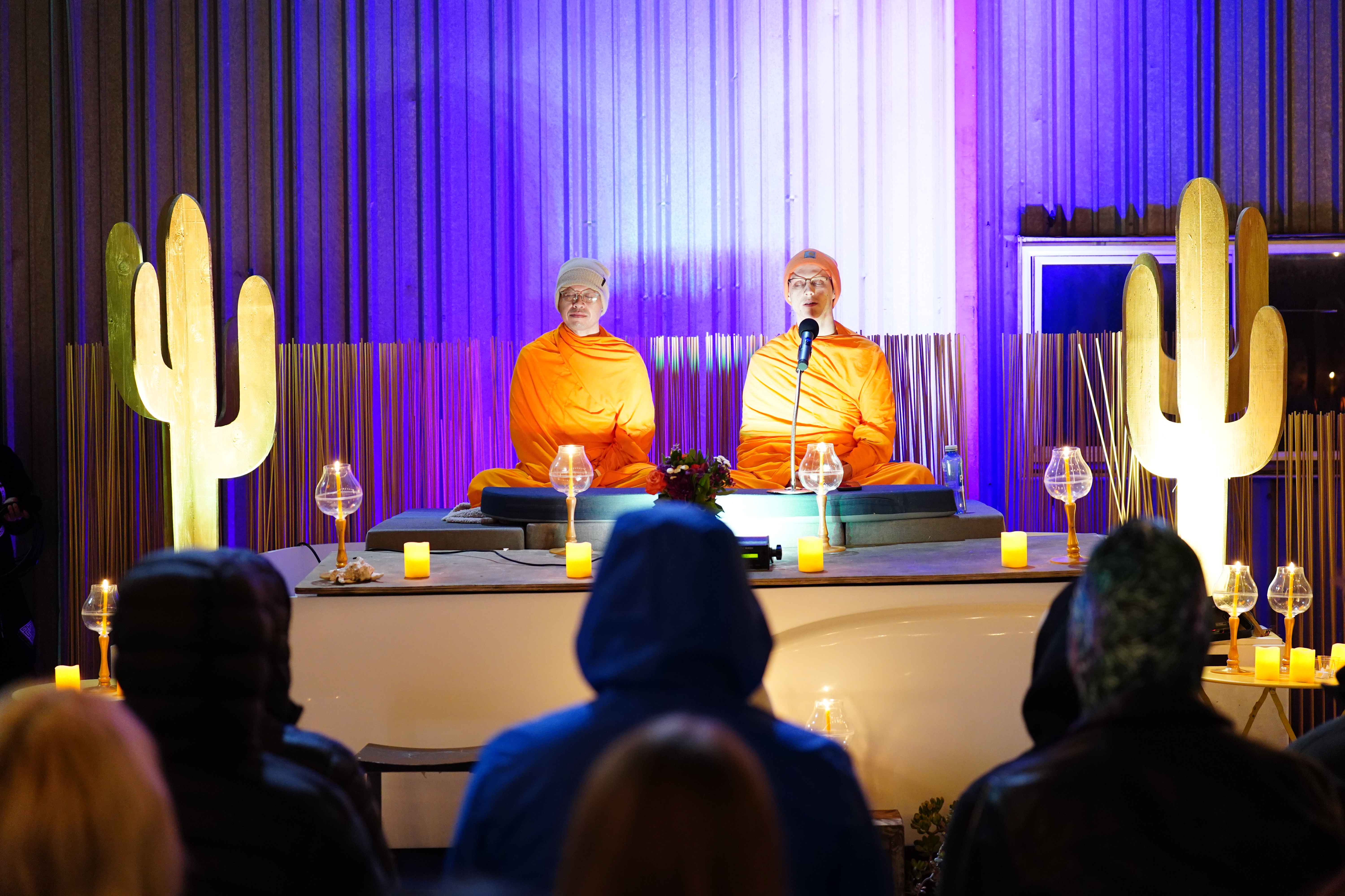 วัดพระธรรมกายแคลิฟอร์เนีย จัดกิจกรรมจุดประทีปรวมใจ