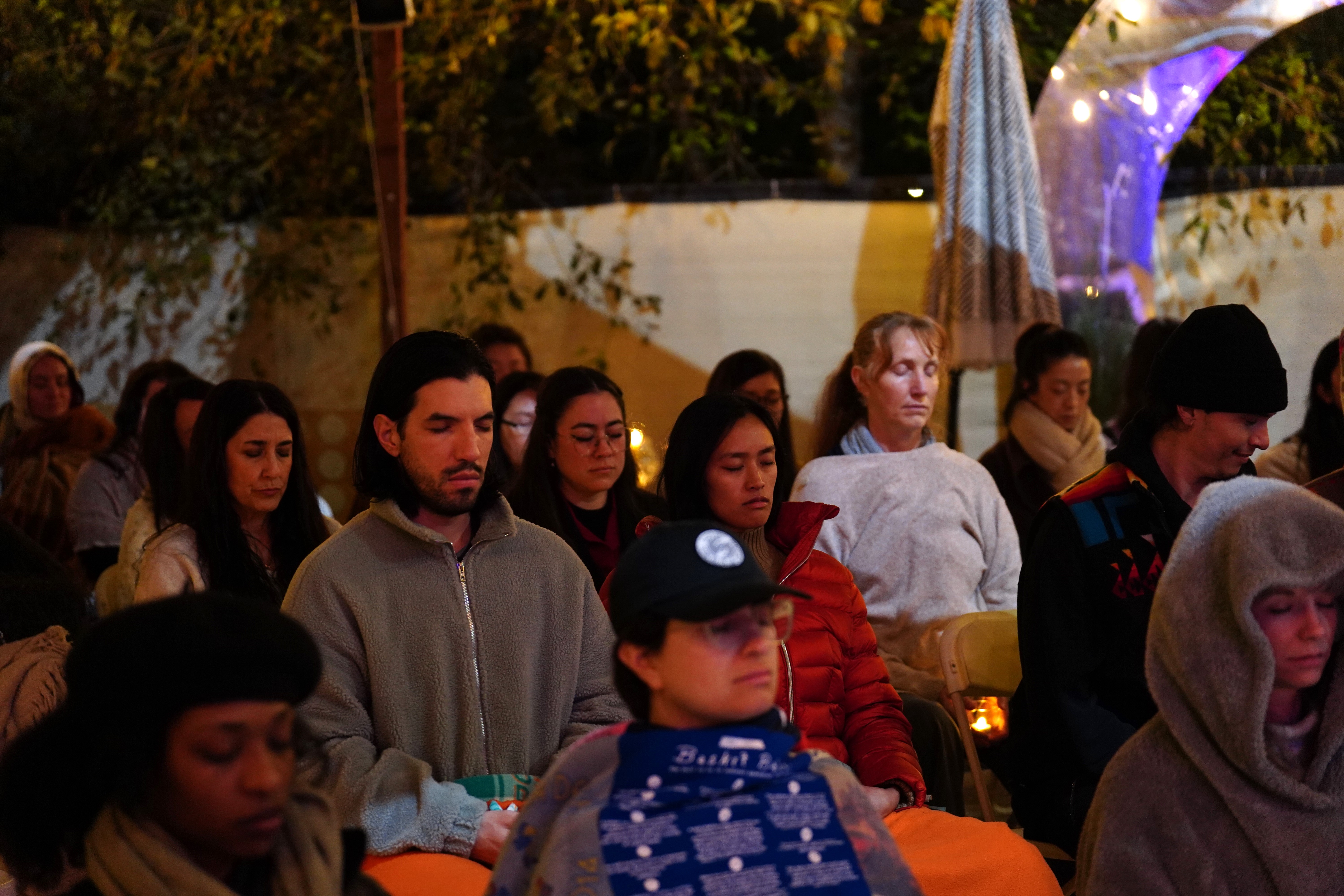 วัดพระธรรมกายแคลิฟอร์เนีย จัดกิจกรรมจุดประทีปรวมใจ