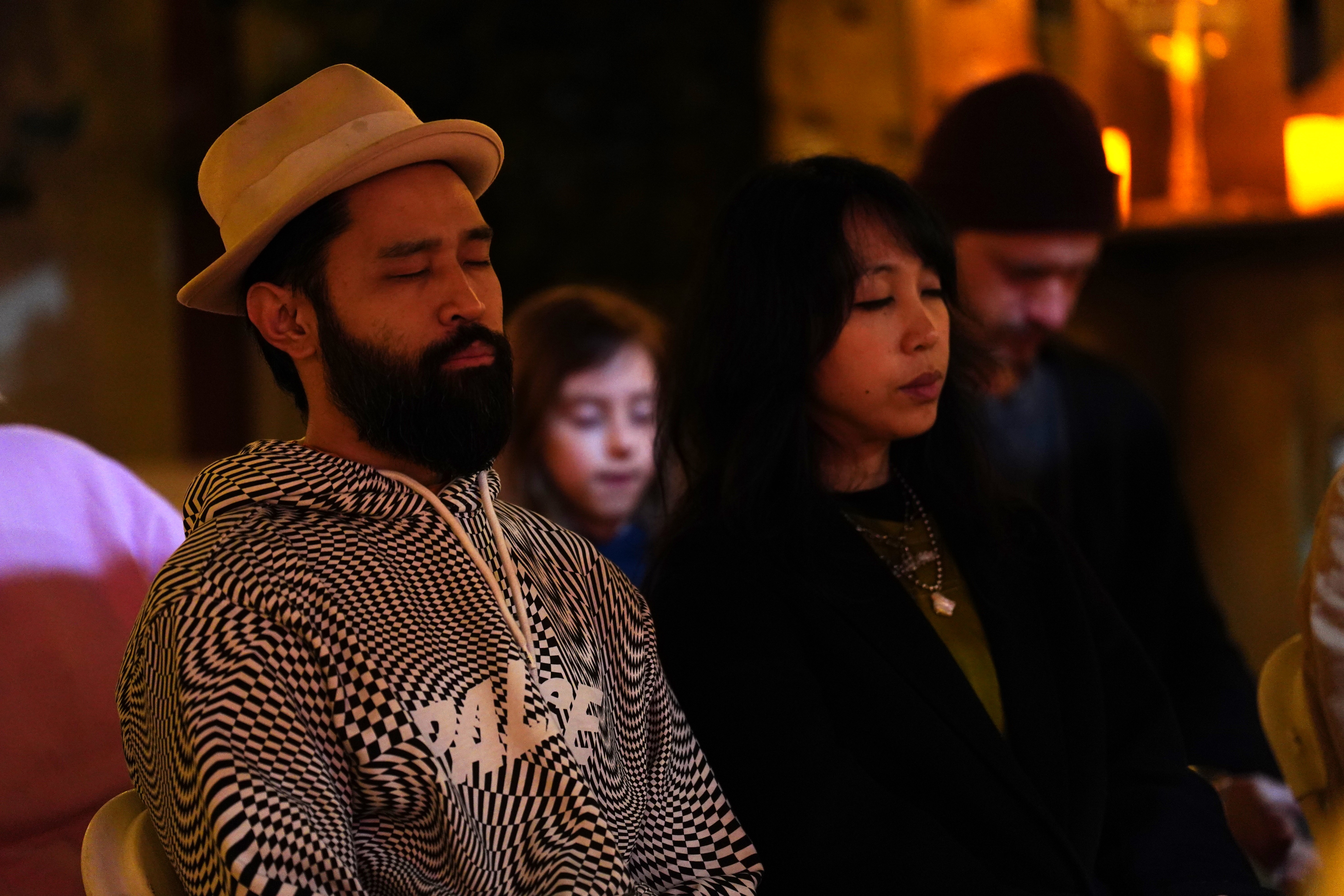 วัดพระธรรมกายแคลิฟอร์เนีย จัดกิจกรรมจุดประทีปรวมใจ