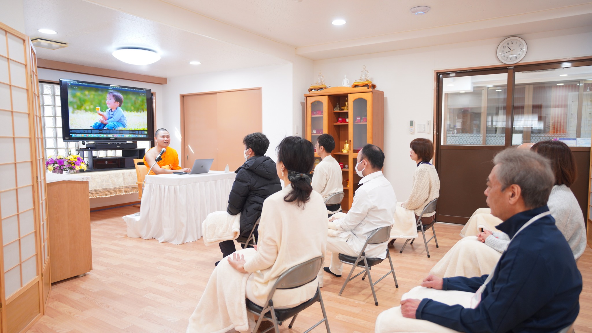 วัดพระธรรมกายโอซาก้า จัดปฏิบัติธรรมชาวญี่ปุ่น