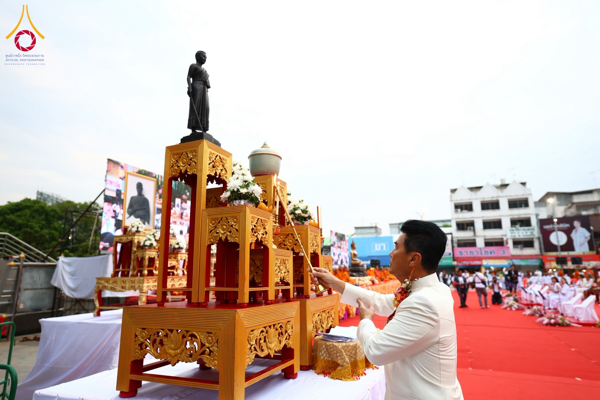 พิธีทำบุญตักบาตรพระ 10,000 รูป ฉลอง 557 ปีเมืองนครราชสีมา