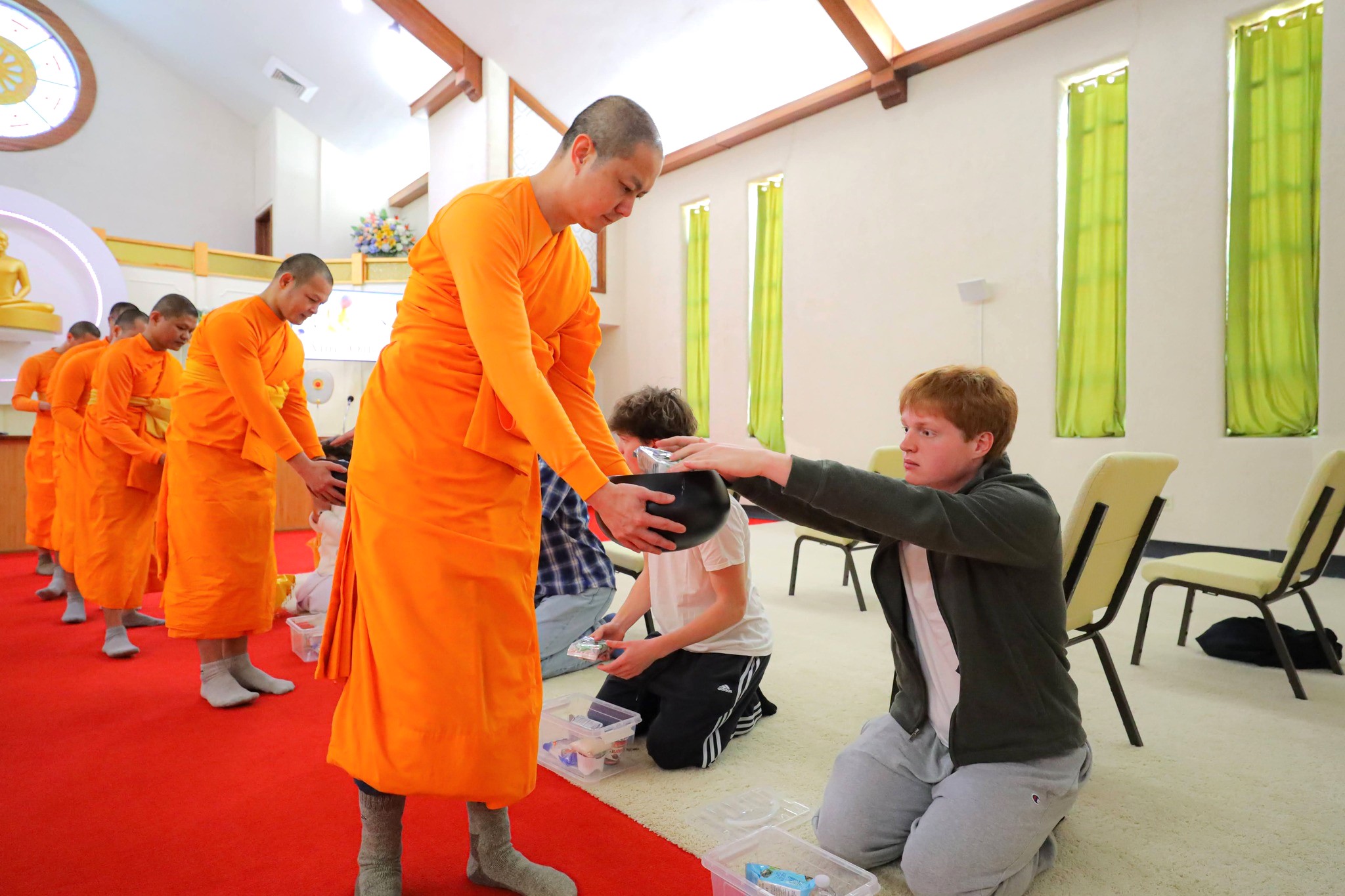 วัดพระธรรมกายแคนซัส จัดงานบุญวันอาทิตย์