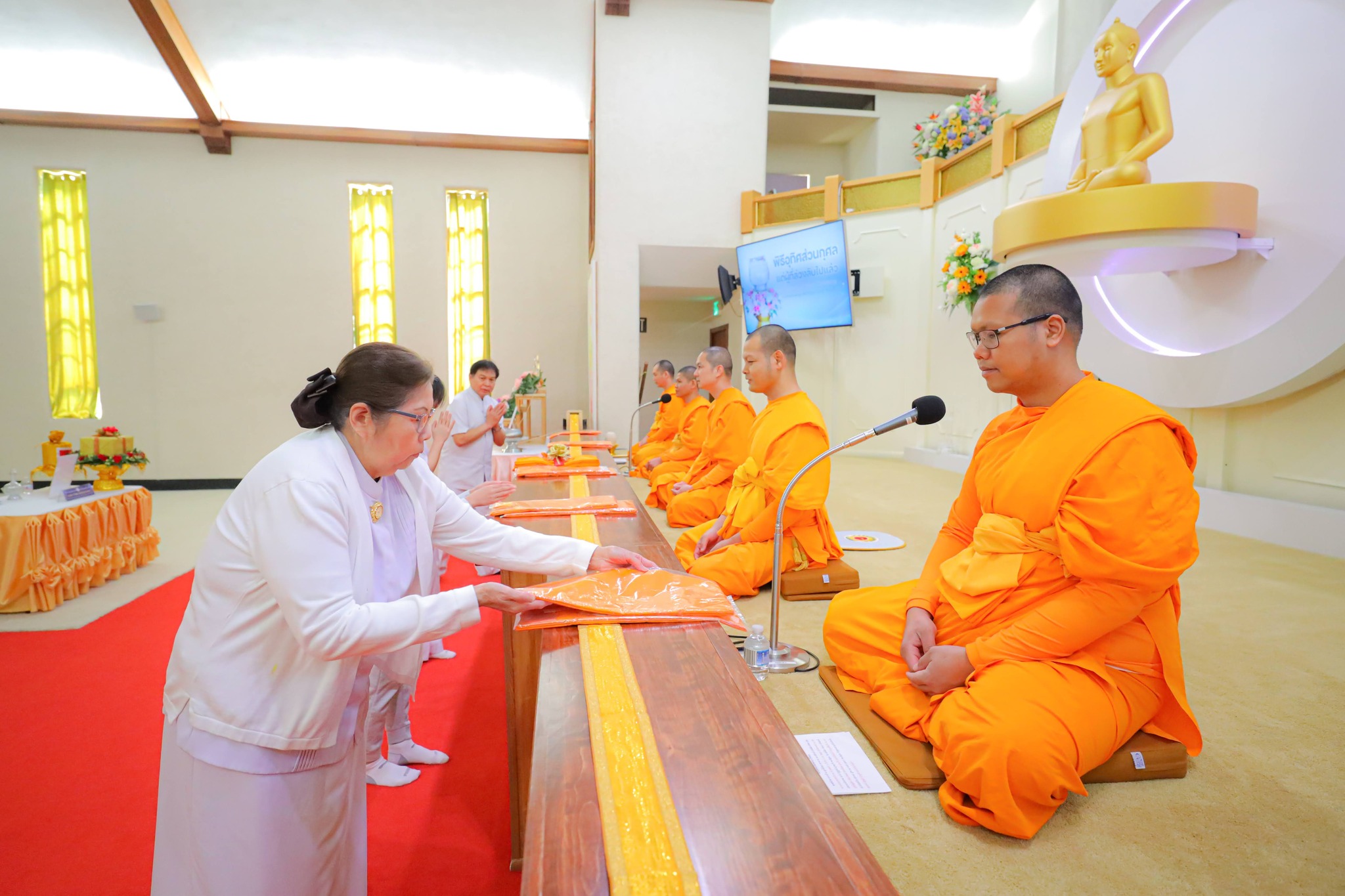 วัดพระธรรมกายแคนซัส จัดงานบุญวันอาทิตย์