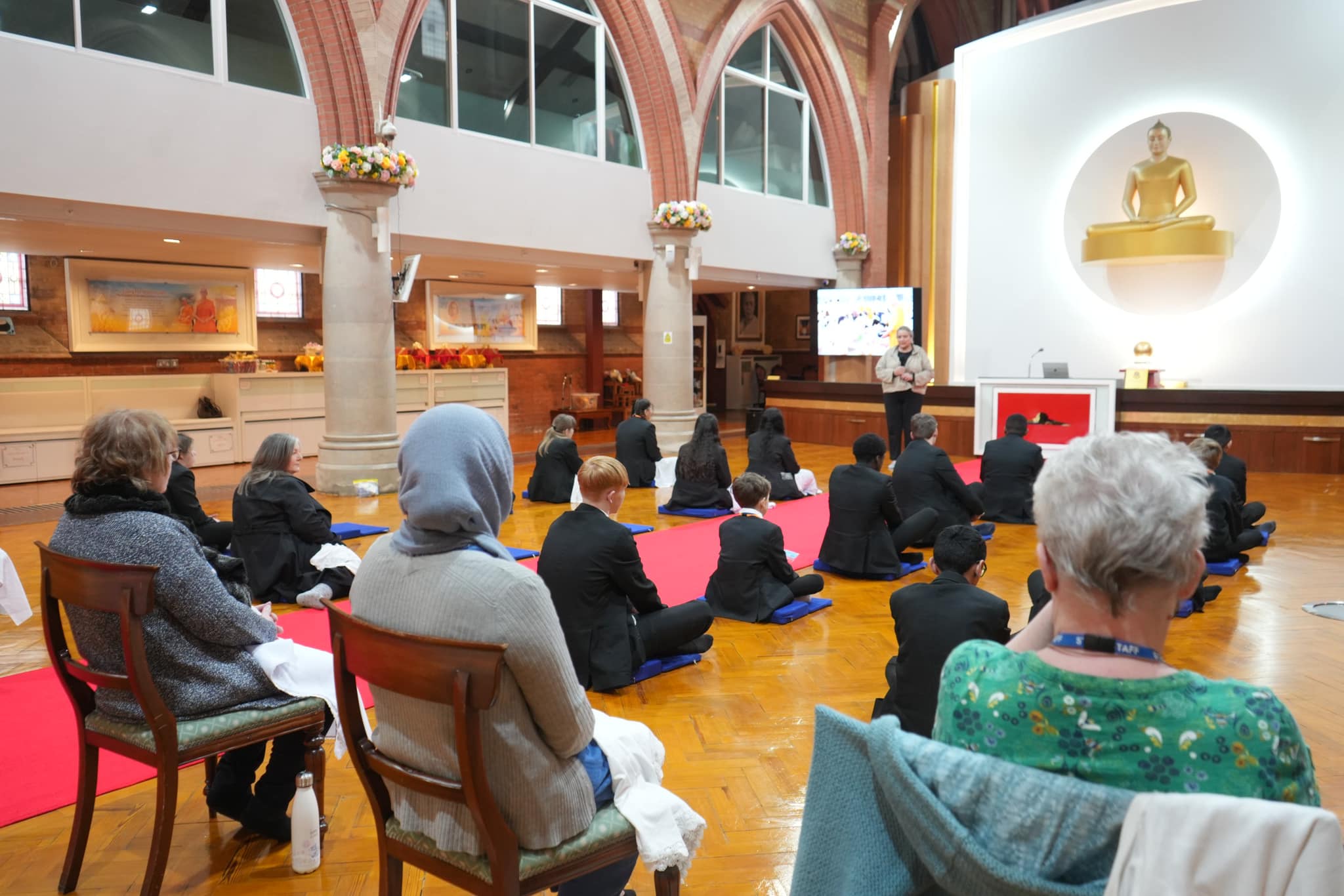 นักเรียน The Park School เดินทางมาเยี่ยมชม วัดพระธรรมกายลอนดอน