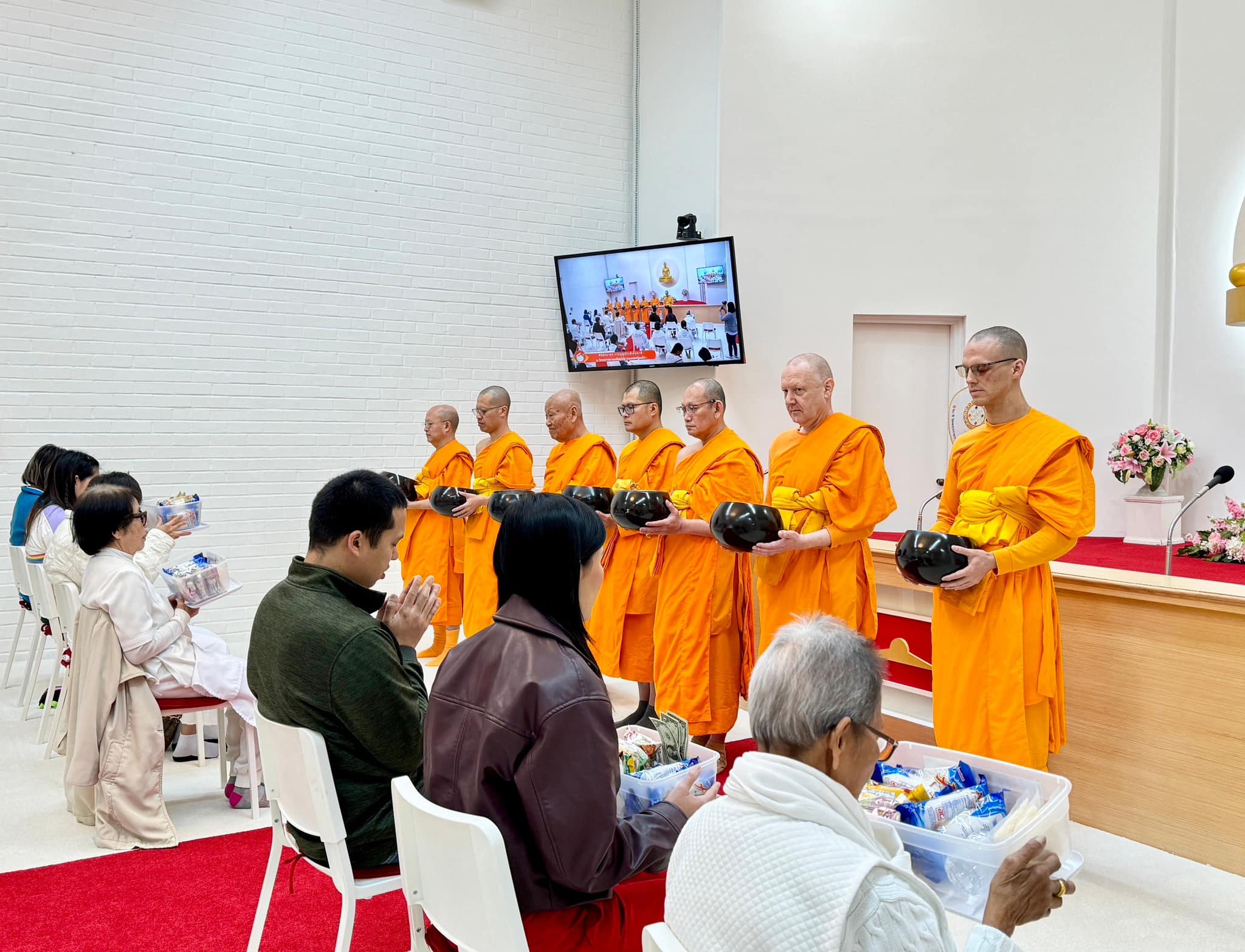 วัดพระธรรมกายแคลิฟอร์เนีย จัดกิจกรรมงานบุญประจำสัปดาห์