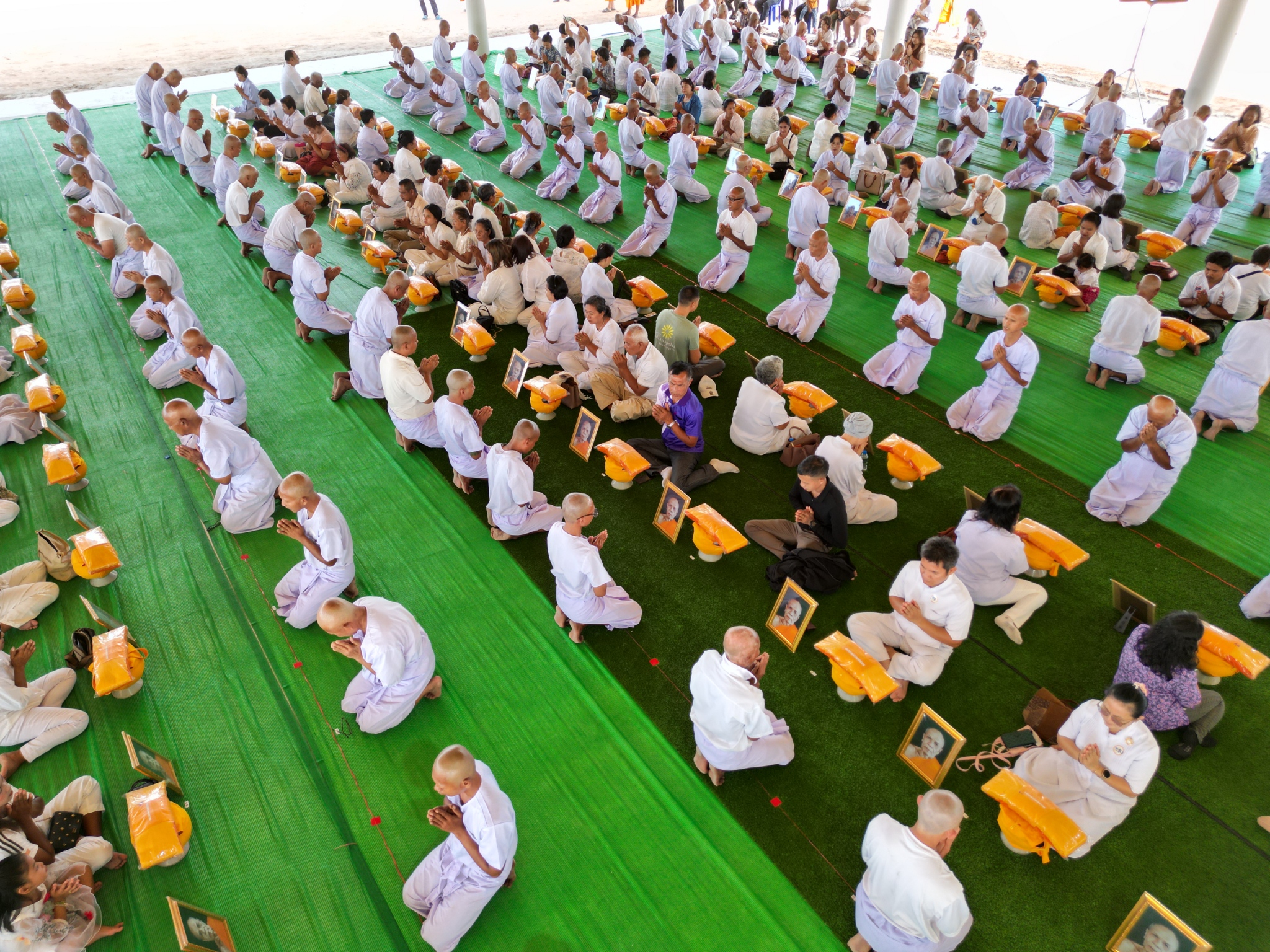 โครงการบรรพชาและอุปสมบทหมู่ ฉลองปทุมเจดีย์ เจดีย์พระพุทธเจ้า 5 พระองค์