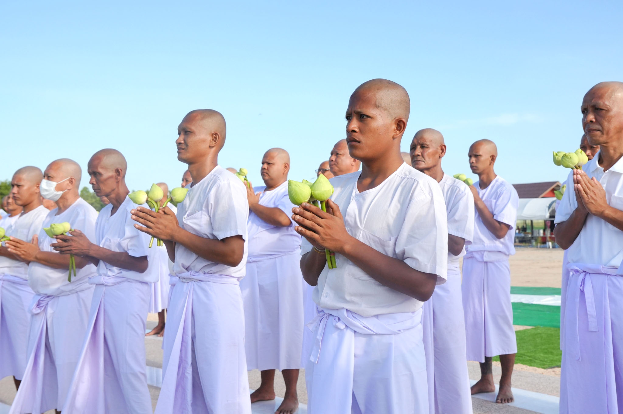 โครงการบรรพชาและอุปสมบทหมู่ ฉลองปทุมเจดีย์ เจดีย์พระพุทธเจ้า 5 พระองค์
