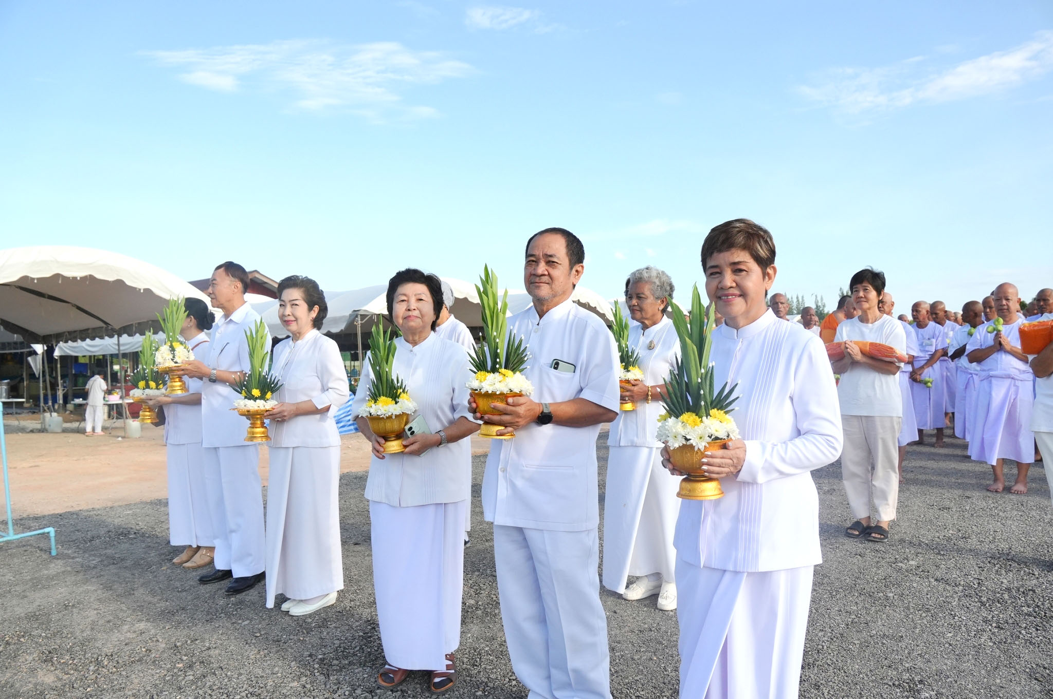 โครงการบรรพชาและอุปสมบทหมู่ ฉลองปทุมเจดีย์ เจดีย์พระพุทธเจ้า 5 พระองค์