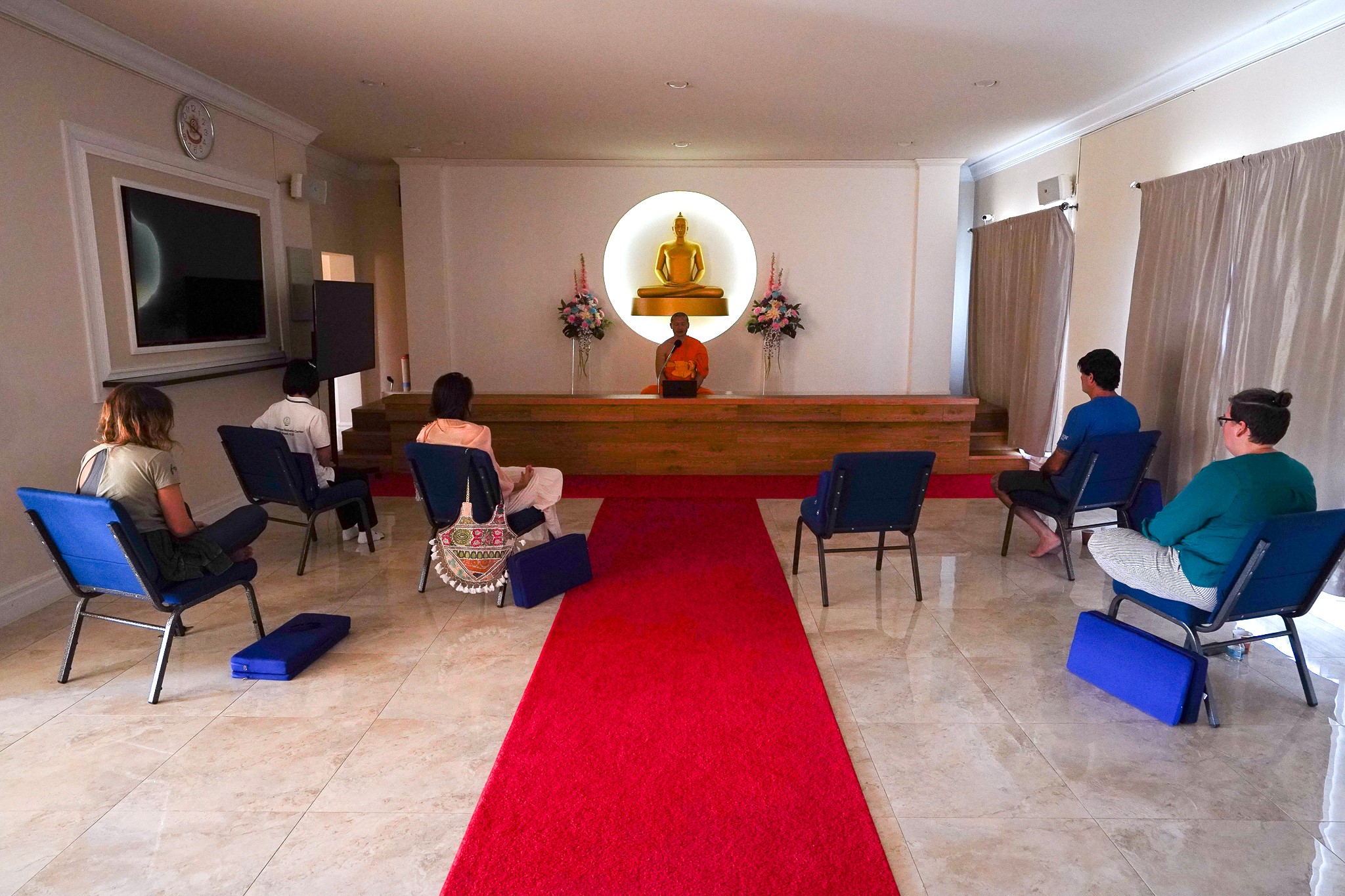 วัดพระธรรมกายปาล์มบีช จัดปฏิบัติธรรมชาวท้องถิ่น