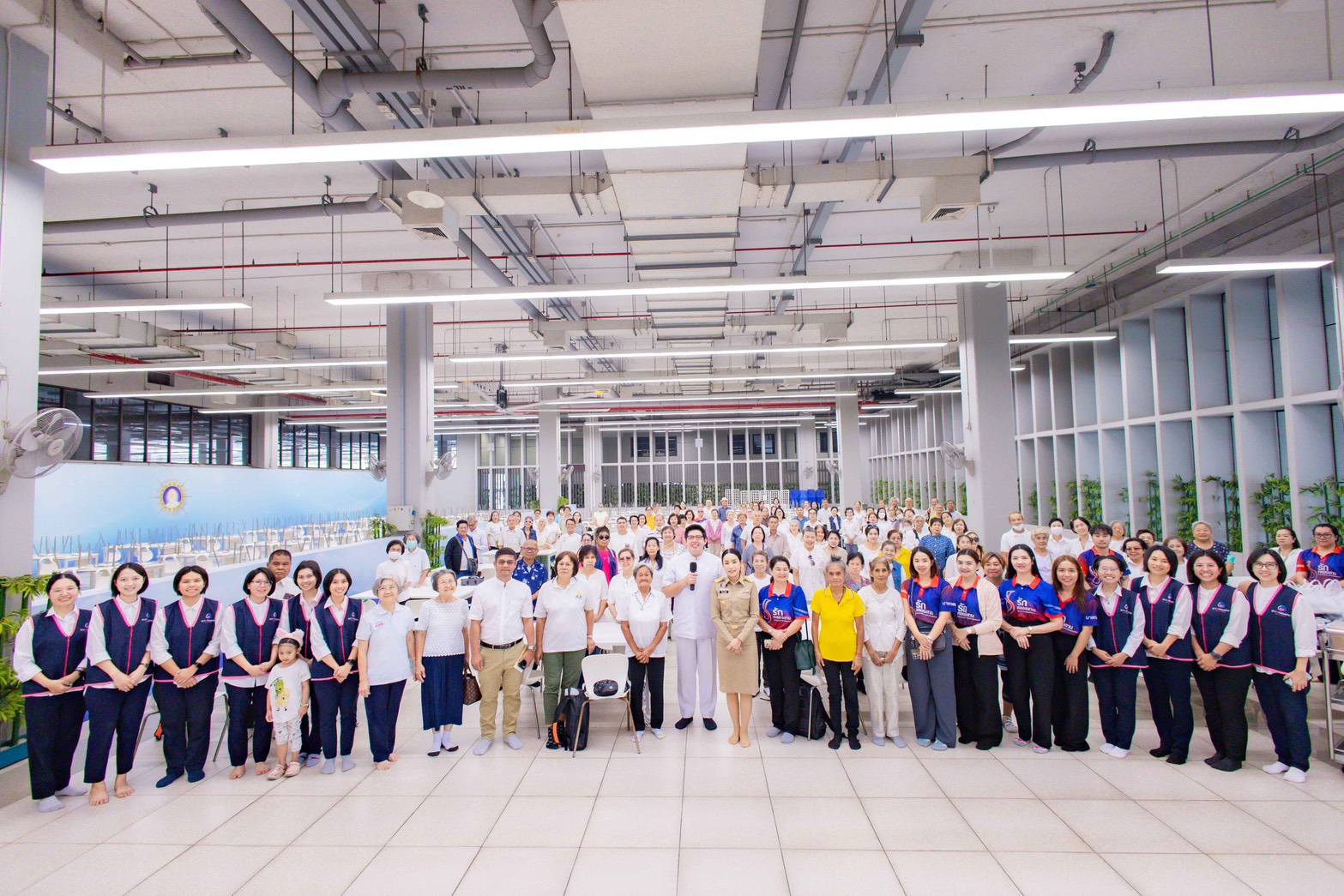 นายอำเภอคลองหลวง เยี่ยมเยียนพบปะชาวคลองสาม โครงการโรงเรียนผู้สูงอายุ ประจำปี 2568