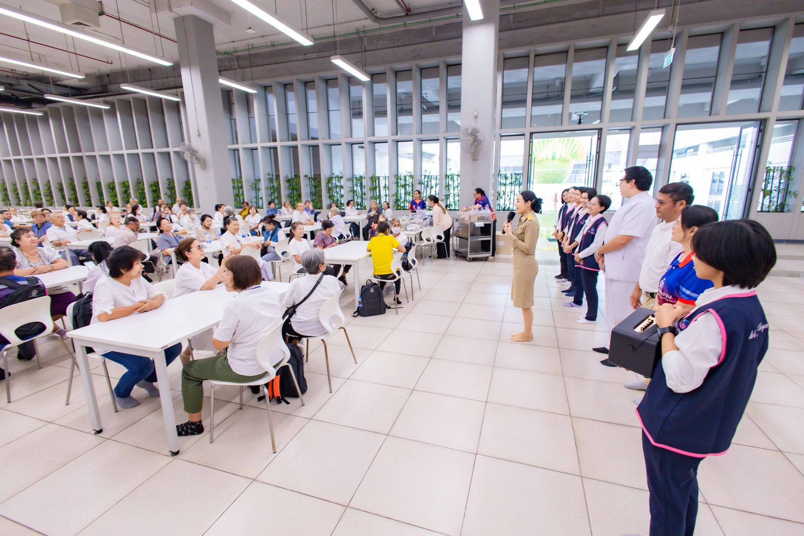 นายอำเภอคลองหลวง เยี่ยมเยียนพบปะชาวคลองสาม โครงการโรงเรียนผู้สูงอายุ ประจำปี 2568