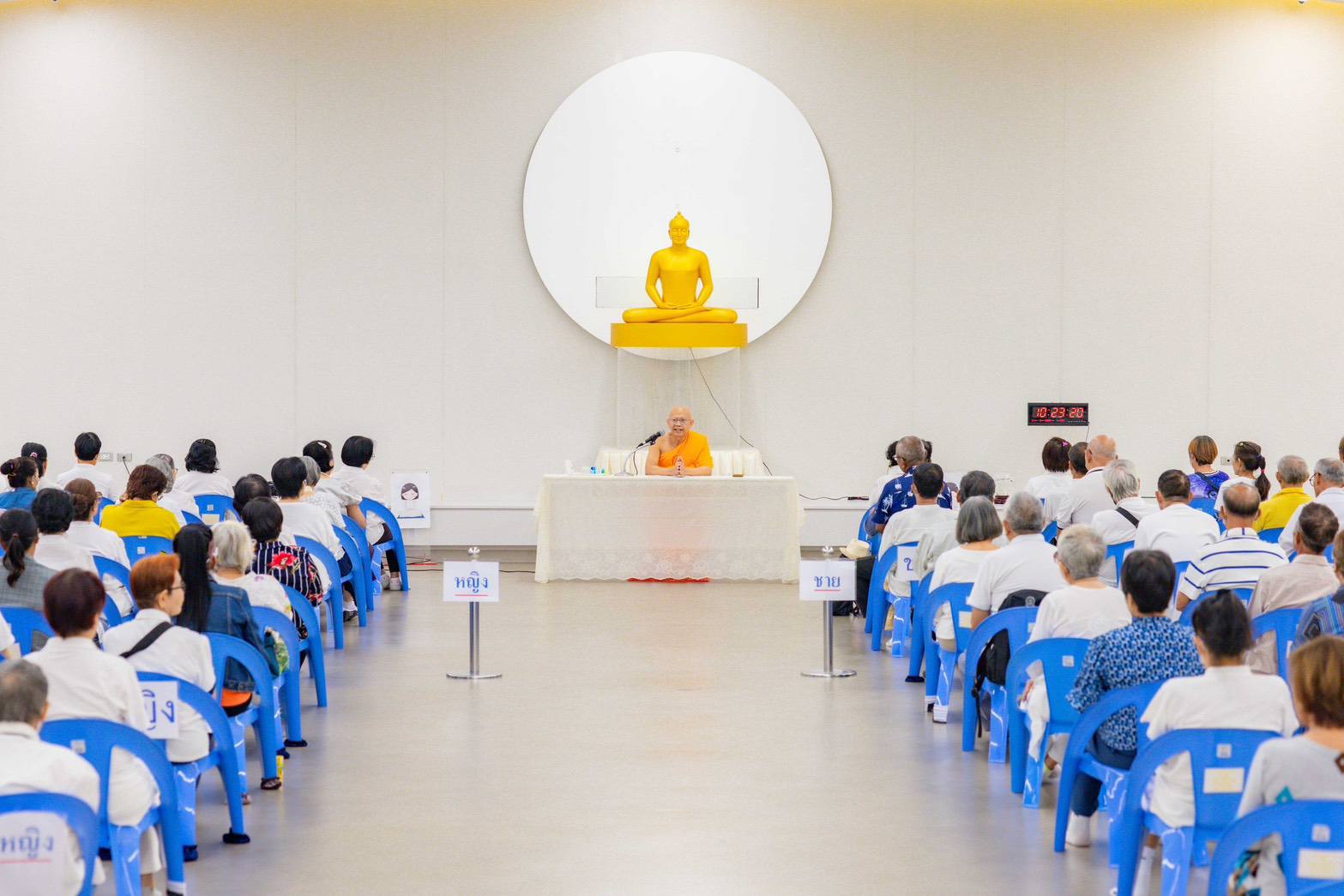 นายอำเภอคลองหลวง เยี่ยมเยียนพบปะชาวคลองสาม โครงการโรงเรียนผู้สูงอายุ ประจำปี 2568