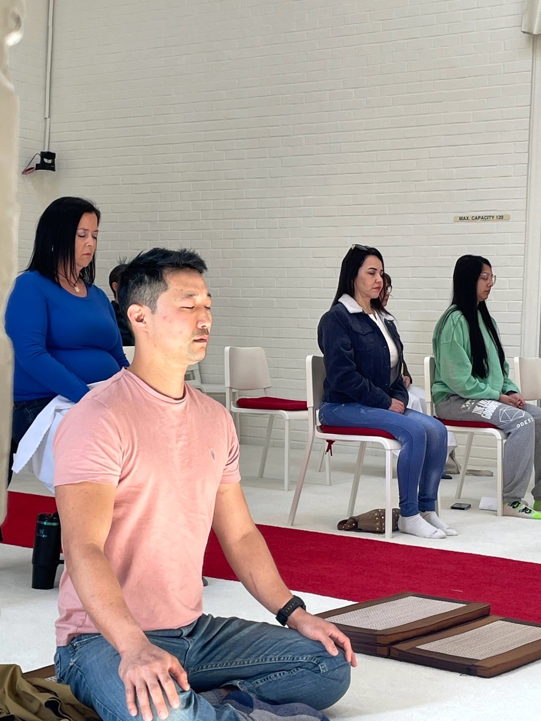 วัดพระธรรมกายแคลิฟอร์เนีย จัดกิจกรรมฝึกสมาธิให้กับชาวท้องถิ่น