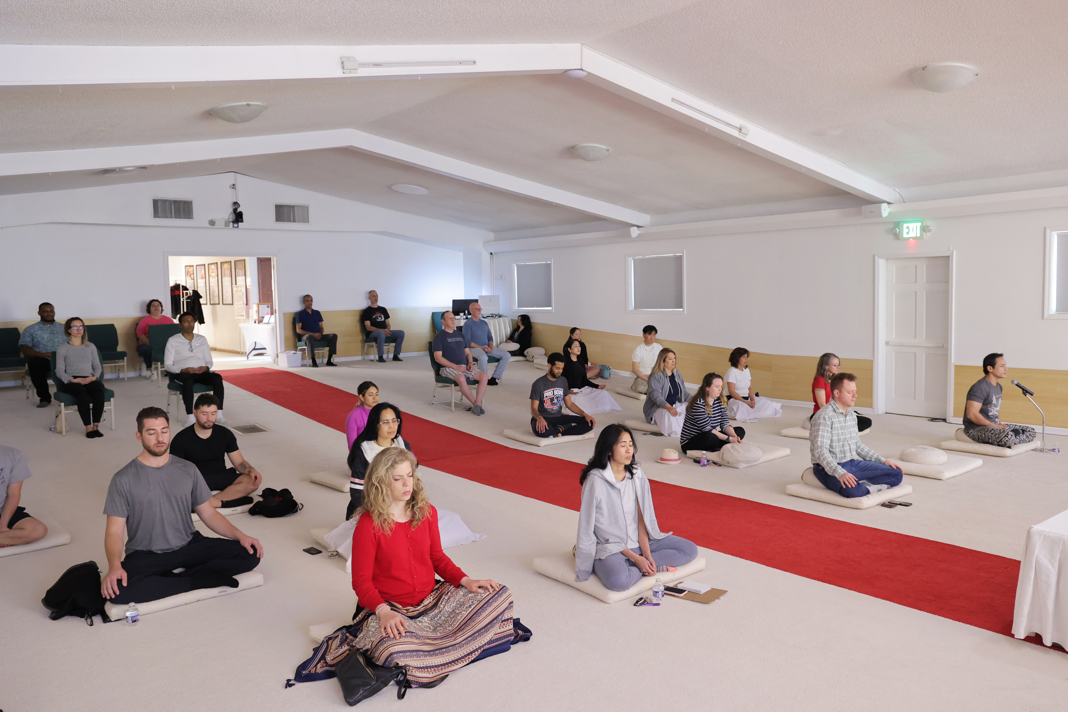 วัดพระธรรมกายจอร์เจีย จัดกิจกรรมนั่งสมาธิสำหรับชาวท้องถิ่น