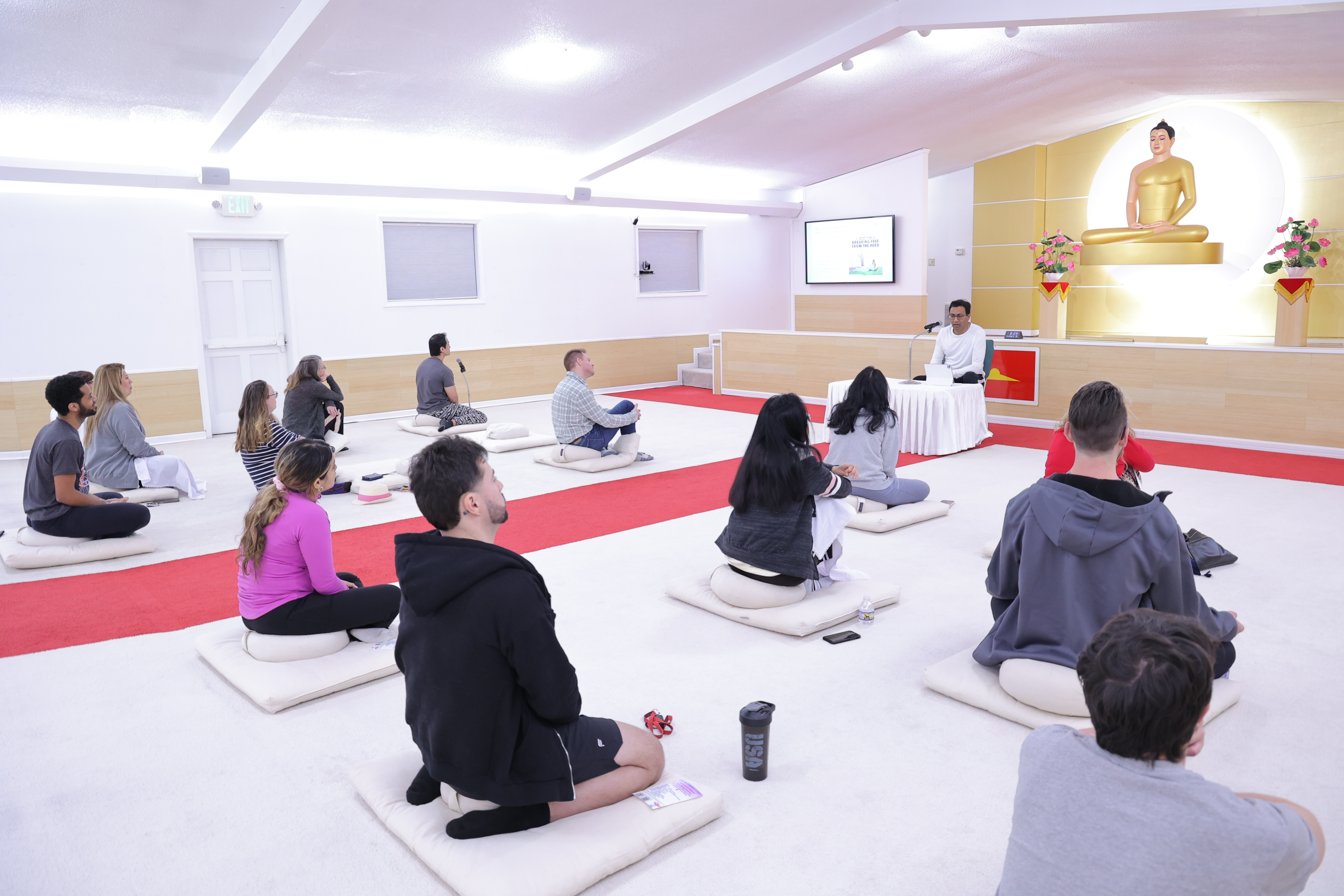 วัดพระธรรมกายจอร์เจีย จัดกิจกรรมนั่งสมาธิสำหรับชาวท้องถิ่น