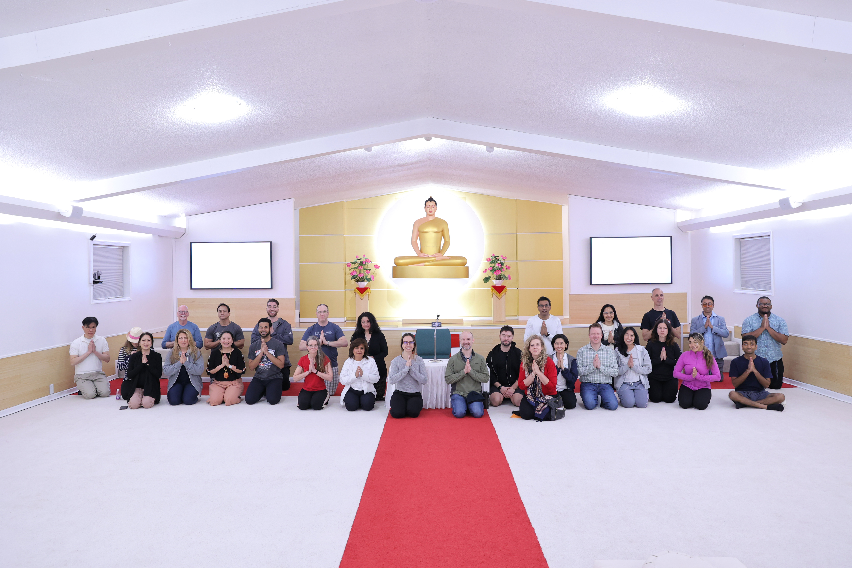 วัดพระธรรมกายจอร์เจีย จัดกิจกรรมนั่งสมาธิสำหรับชาวท้องถิ่น