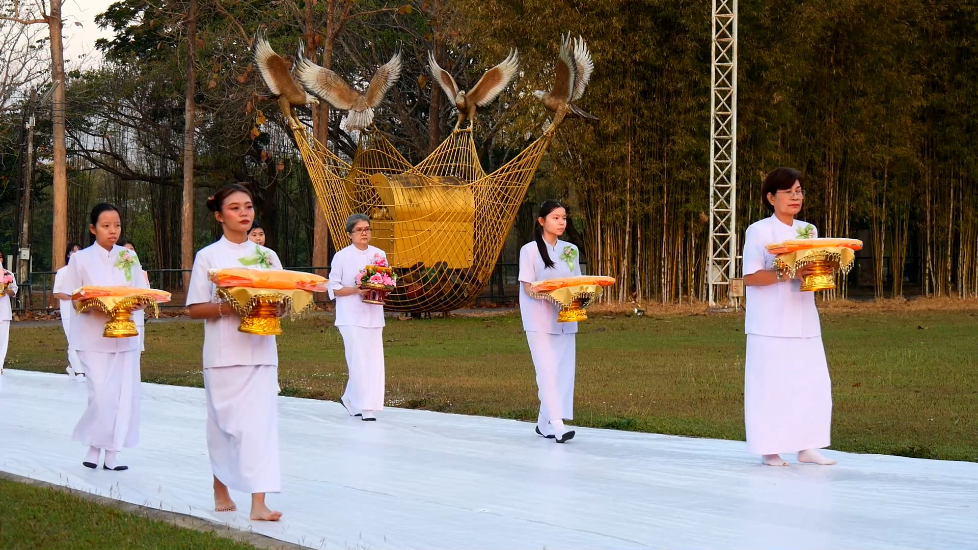 ธุดงคสถานล้านนา จัดโครงการ อุปสมบทบูชาธรรมมหาปูชนียาจารย์ และพระภาวนาธรรมวิเทศ