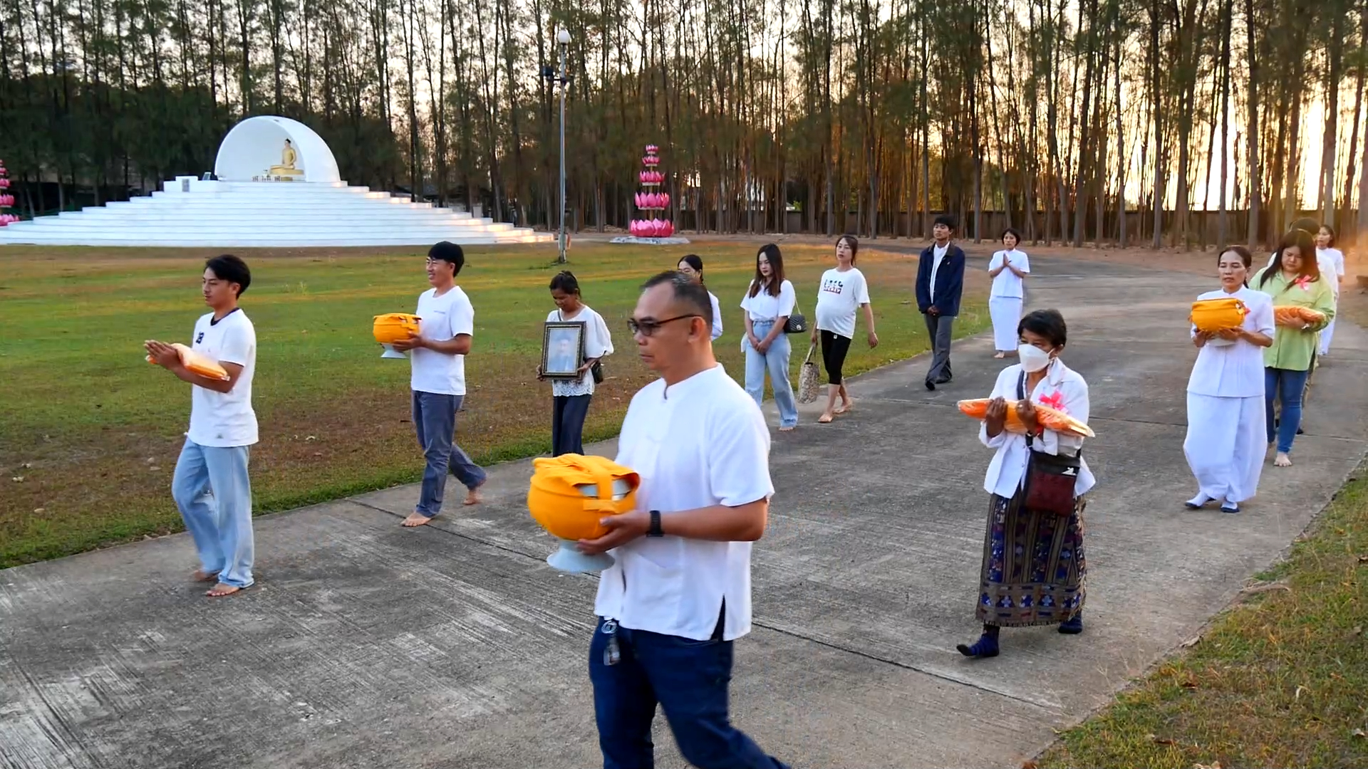ธุดงคสถานล้านนา จัดโครงการ อุปสมบทบูชาธรรมมหาปูชนียาจารย์ และพระภาวนาธรรมวิเทศ
