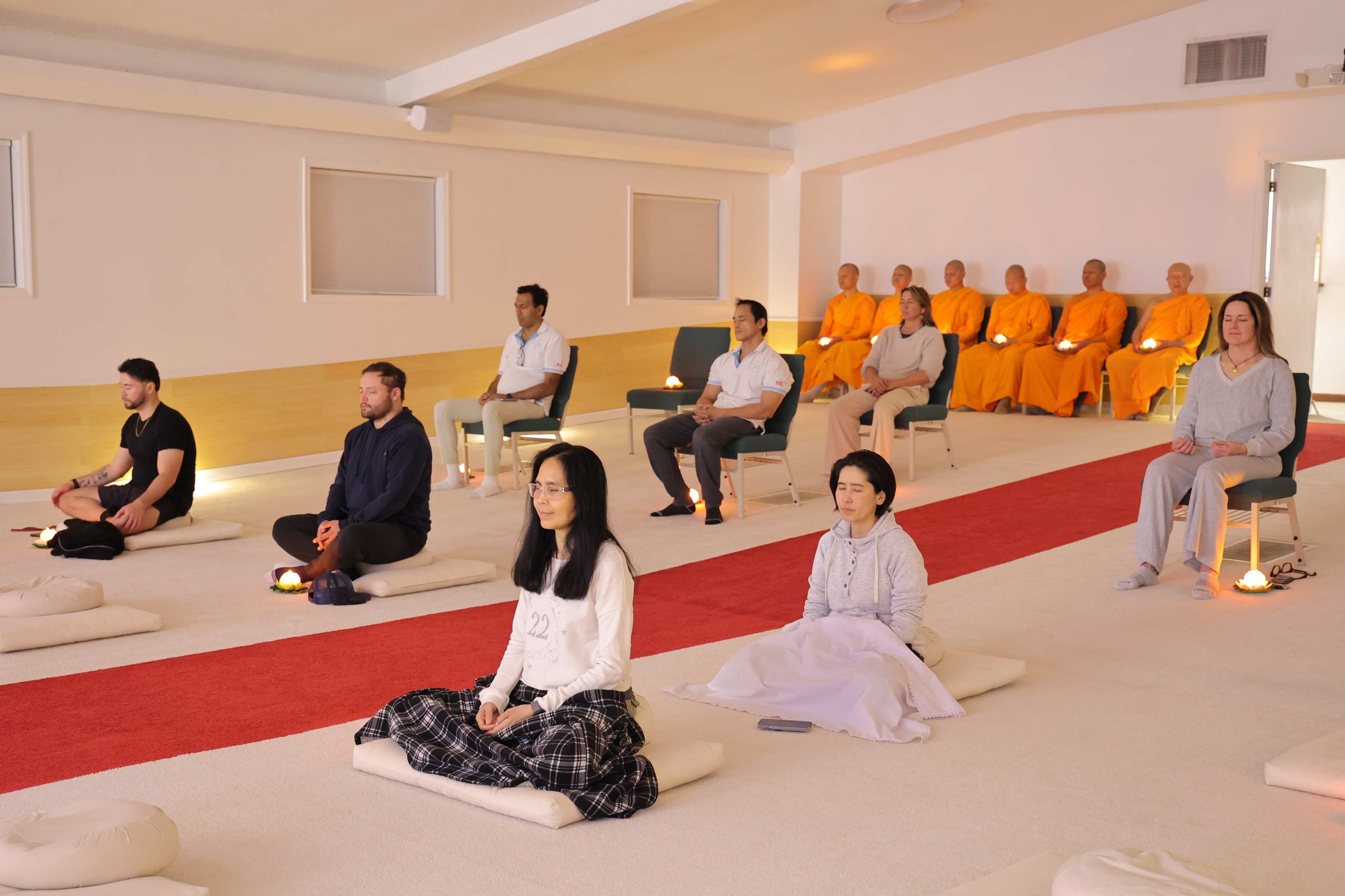 วัดพระธรรมกายจอร์เจีย จัดปฏิบัติธรรมชาวท้องถิ่น ประจำเดือนคืนวันเพ็ญ