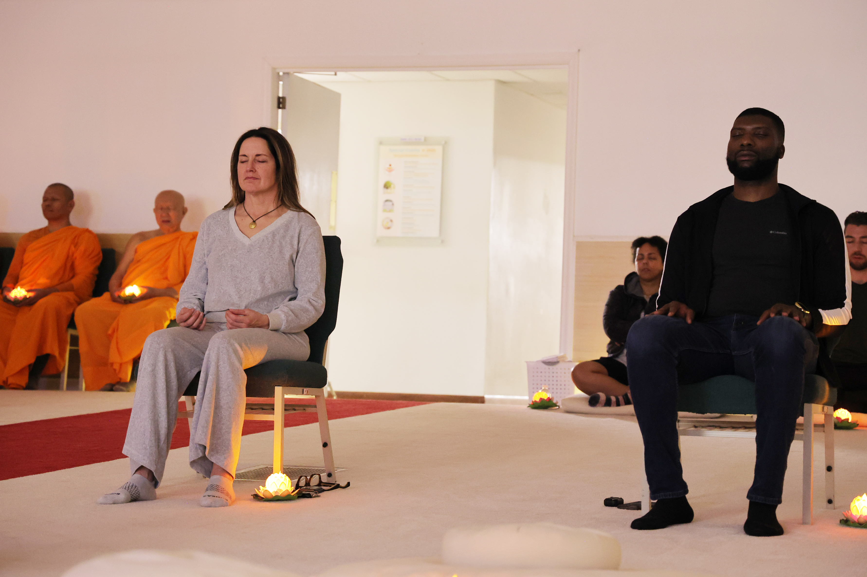 วัดพระธรรมกายจอร์เจีย จัดปฏิบัติธรรมชาวท้องถิ่น ประจำเดือนคืนวันเพ็ญ