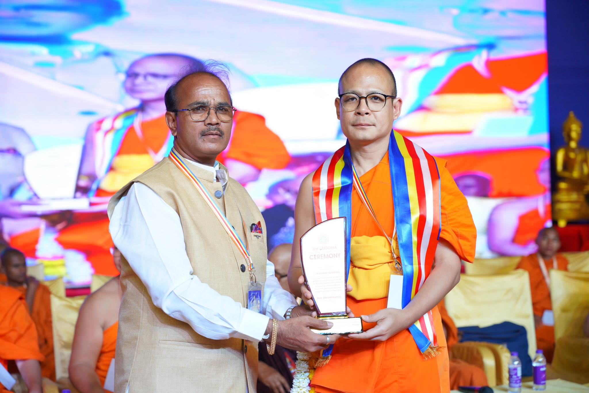 คณะสงฆ์นานาชาติส่งมอบพระประธาน 108 องค์ทั่วอินเดียรำลึกชาตกาล 134 ปี