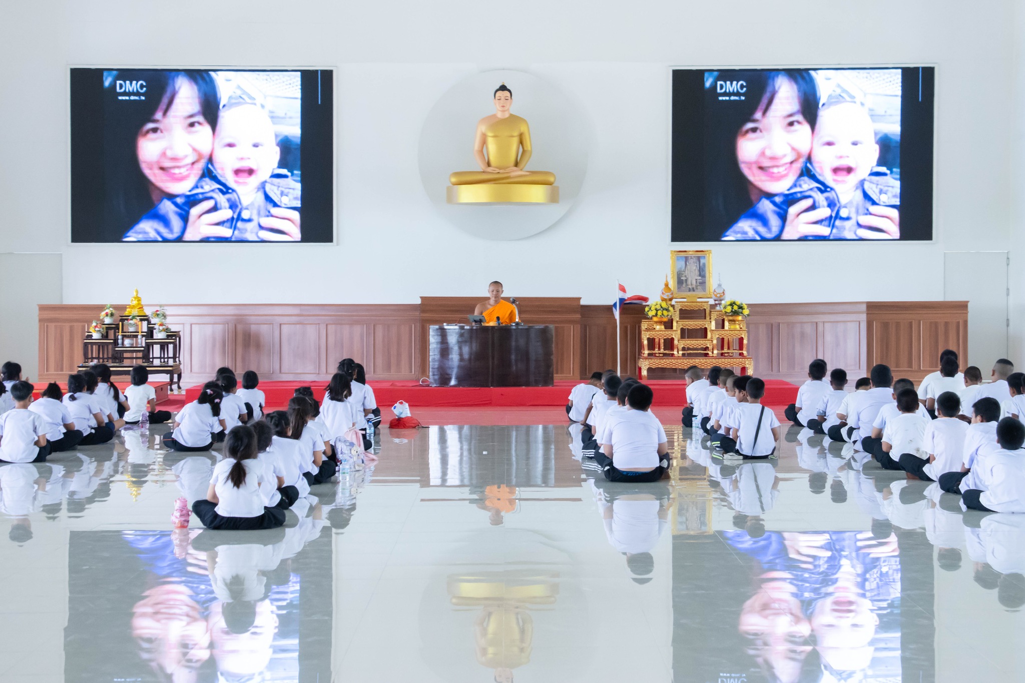 โรงเรียนวัดผึ่งแดด (บุญสืบวิชชนูปถัมภ์) จัดอบรมศีลธรรมแก่นักเรียน