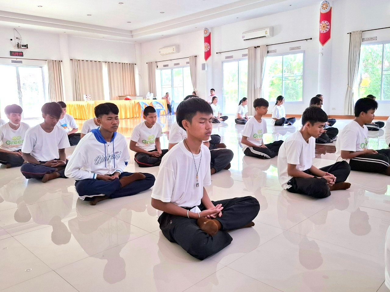 โรงเรียนวัดผึ่งแดด (บุญสืบวิชชนูปถัมภ์) จัดอบรมศีลธรรมแก่นักเรียน