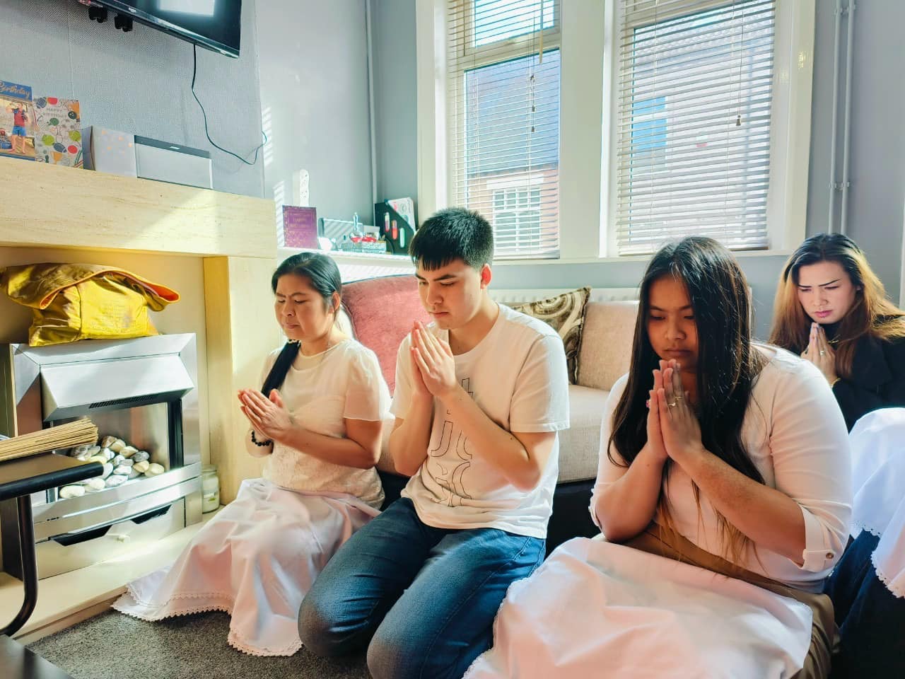 วัดพระธรรมกายแมนเชสเตอร์ จัดปฏิบัติธรรม ณ เมืองนอร์ธแทมตัน