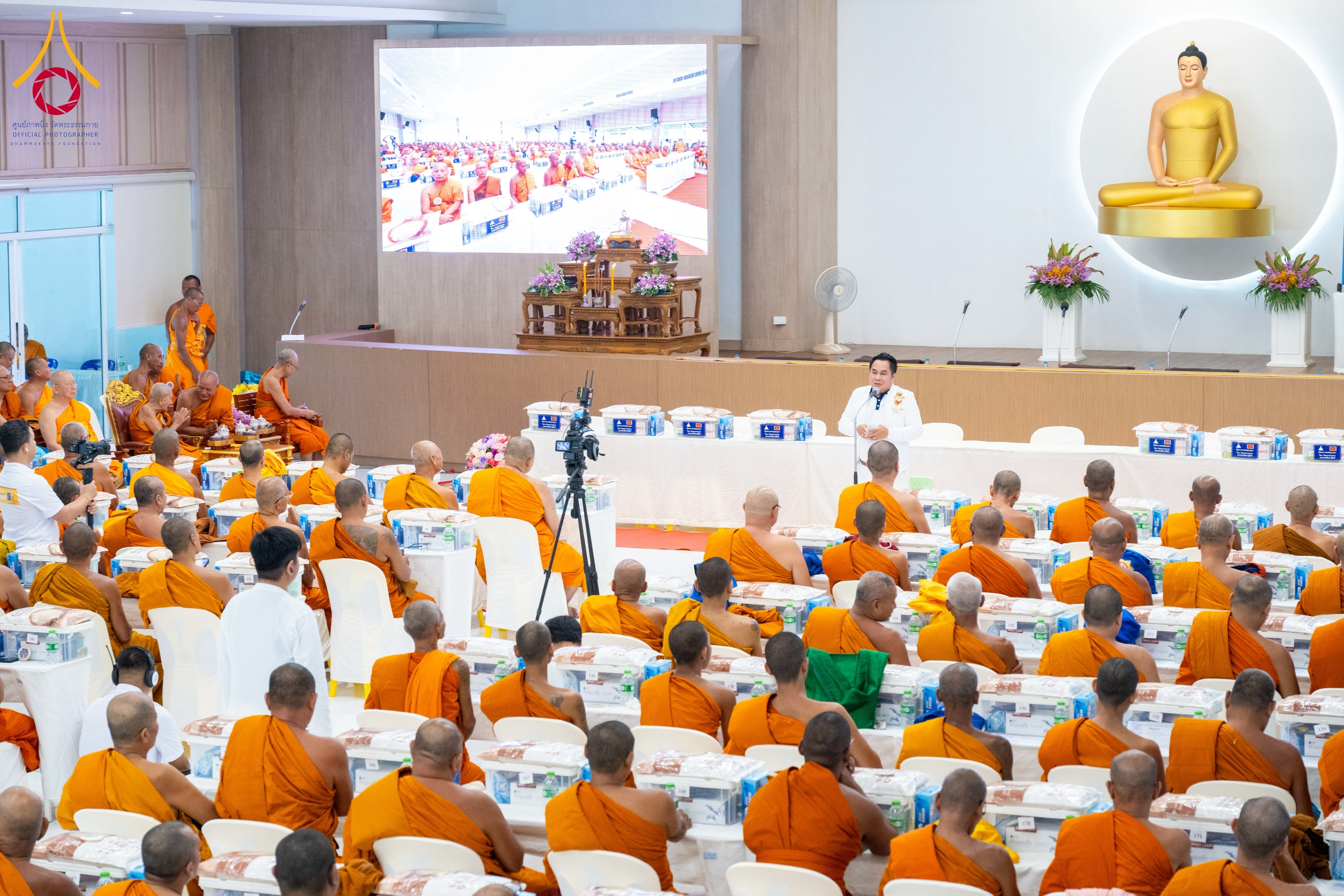 The 175th necessity offering ceremony to 323 temples in the four southern provinces of Thailand