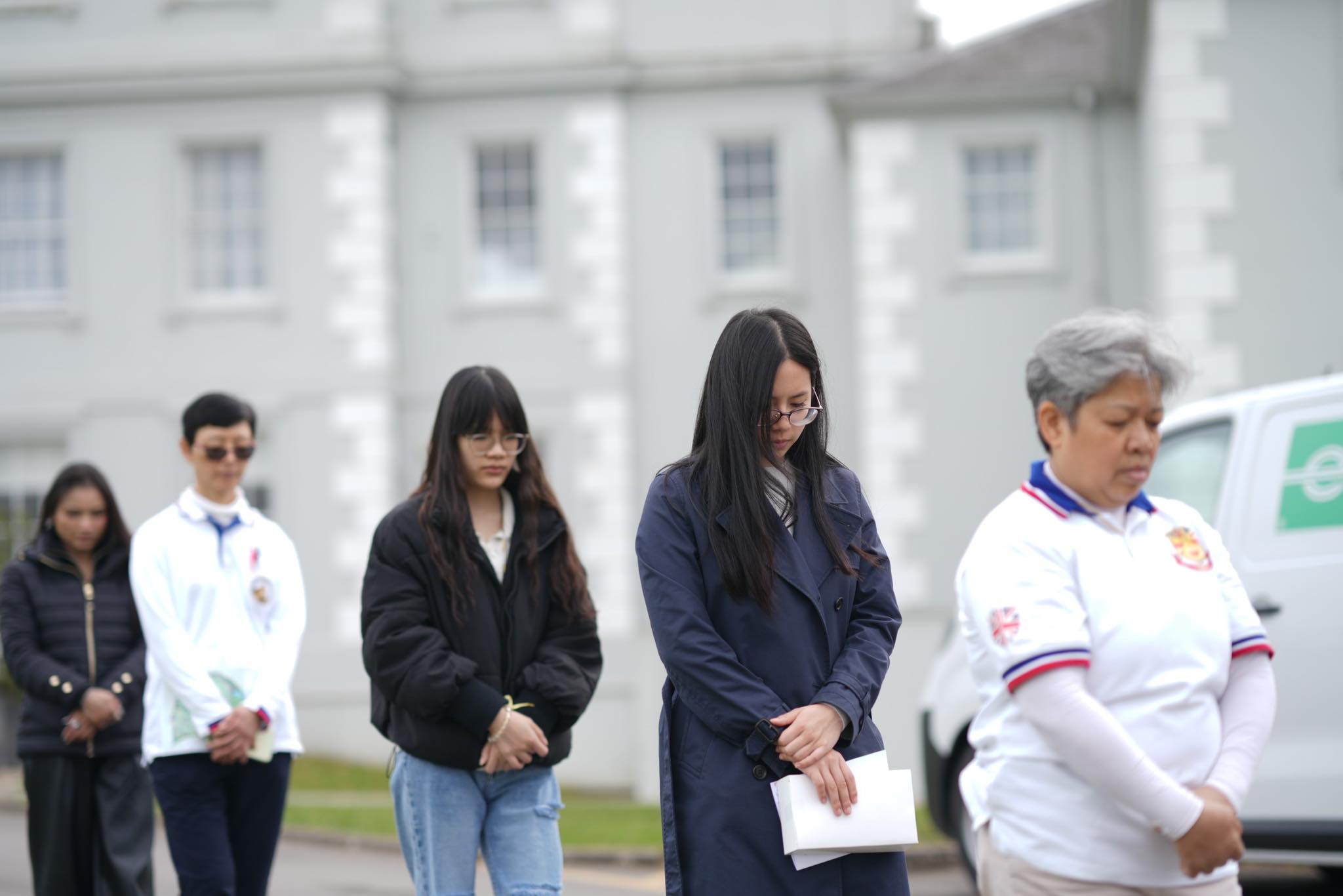 วัดพระธรรมกายลอนดอน จัดปฏิบัติธรรม 1 วัน ให้กับชาวท้องถิ่น