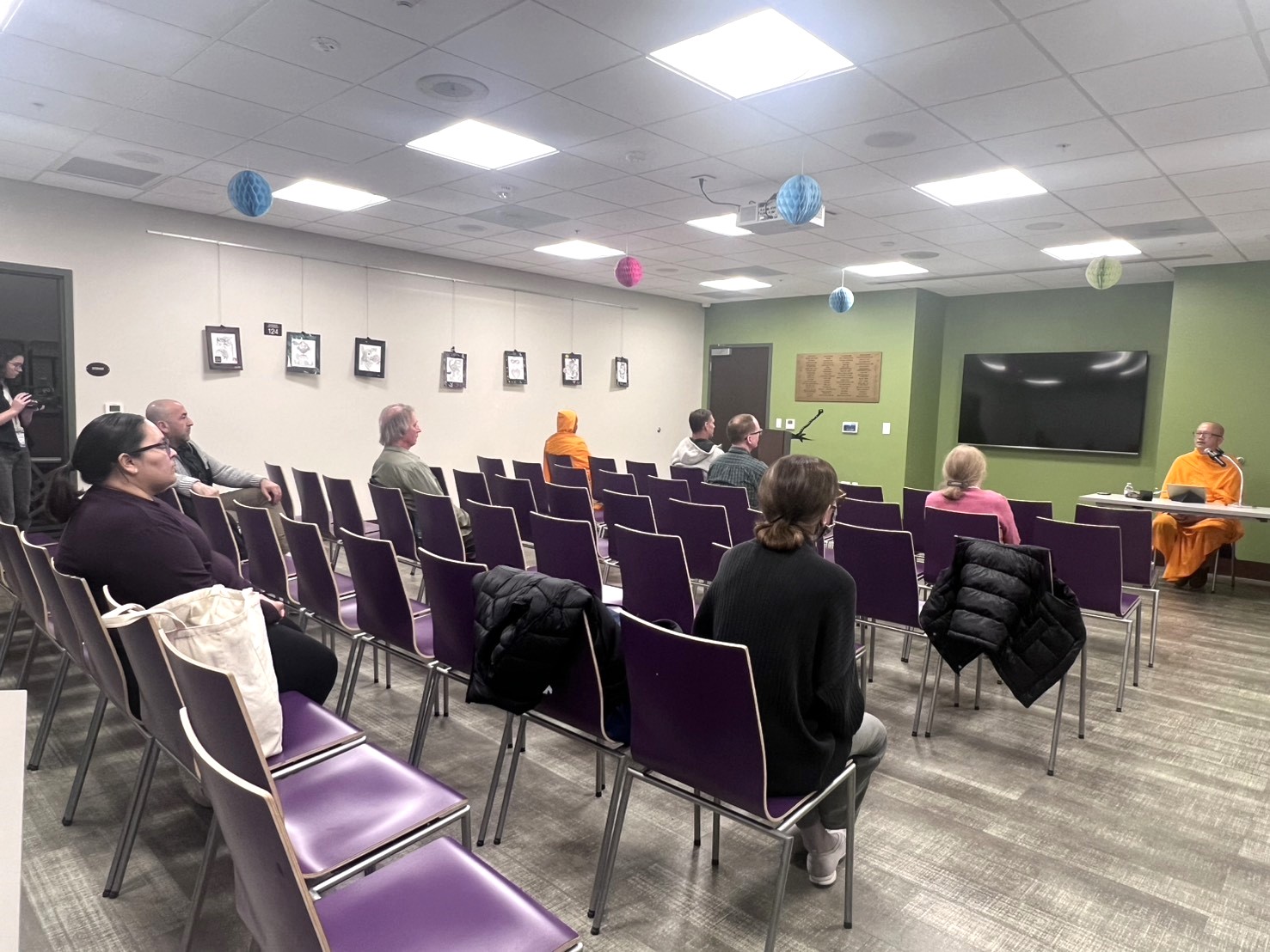 วัดภาวนาซานดิเอโก จัดปฏิบัติธรรมสำหรับชาวท้องถิ่น