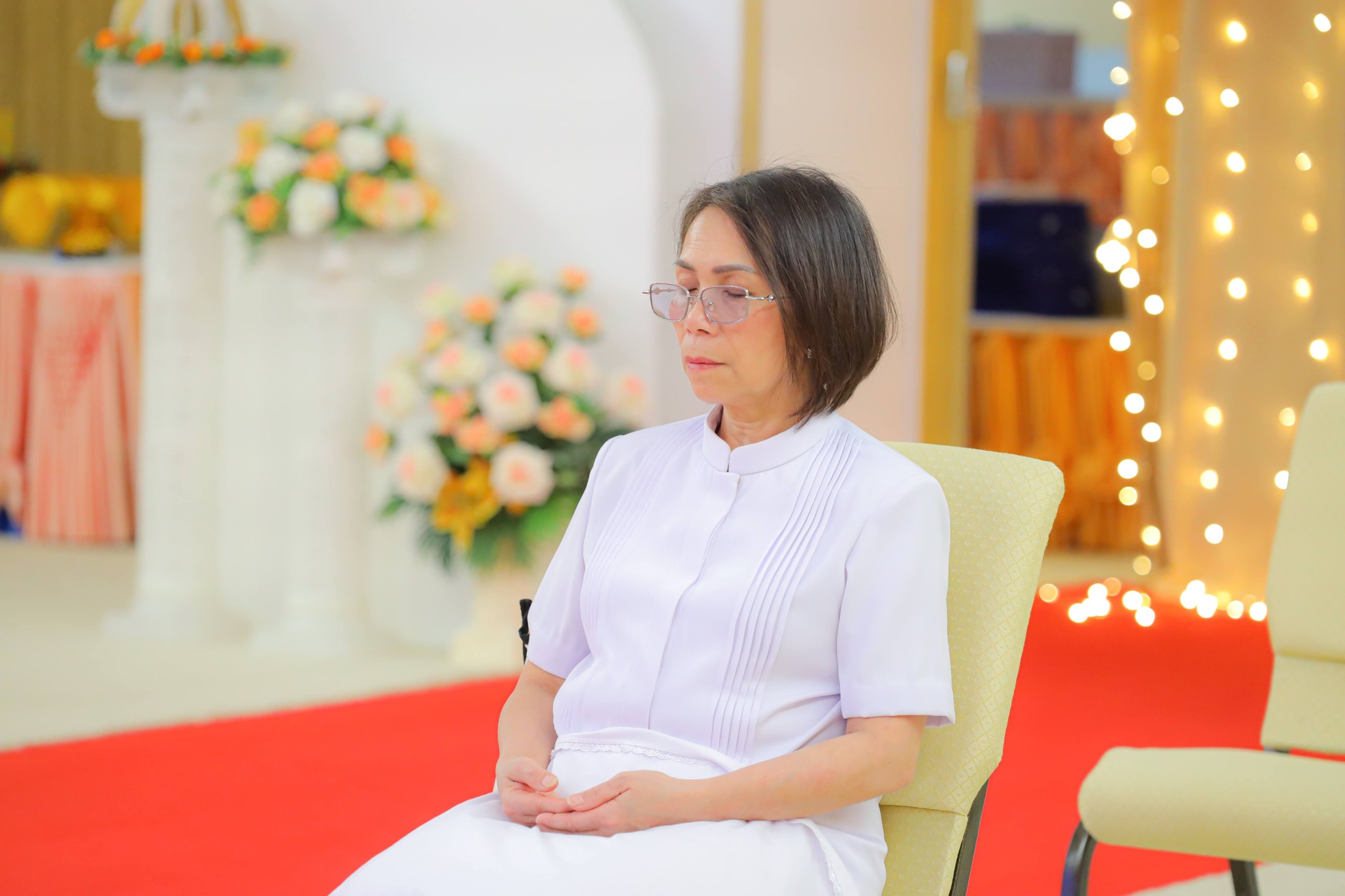 วัดพระธรรมกายแคนซัส จัดพิธีถวายกองบุญแสงสว่าง