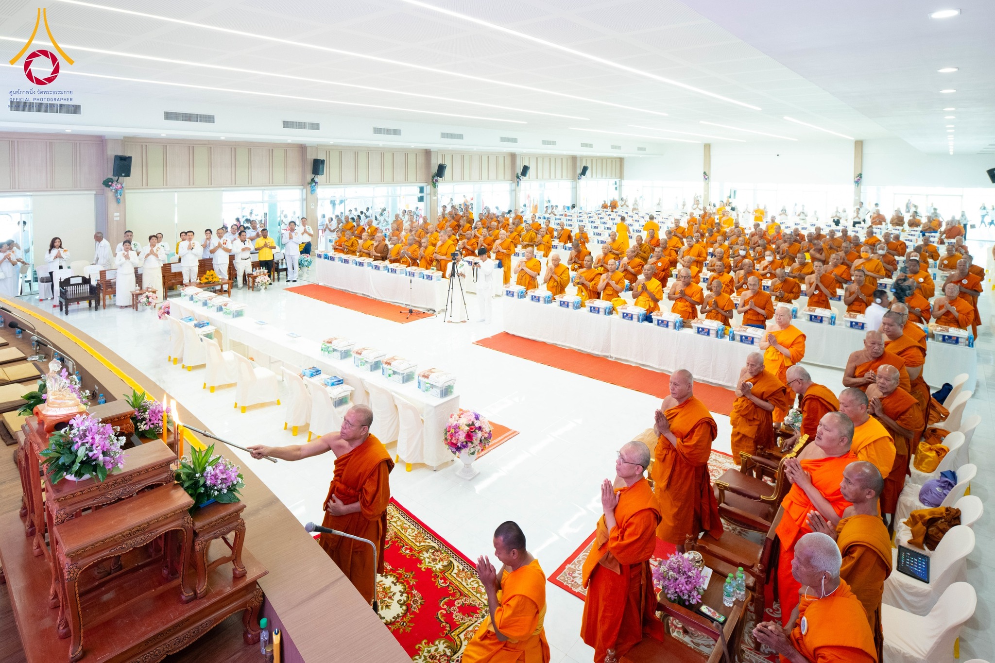 วัดพระธรรมกาย จัดพิธีถวายสังฆทาน แด่คณะสงฆ์ 323 วัด ปีที่ 21 ครั้งที่ 175