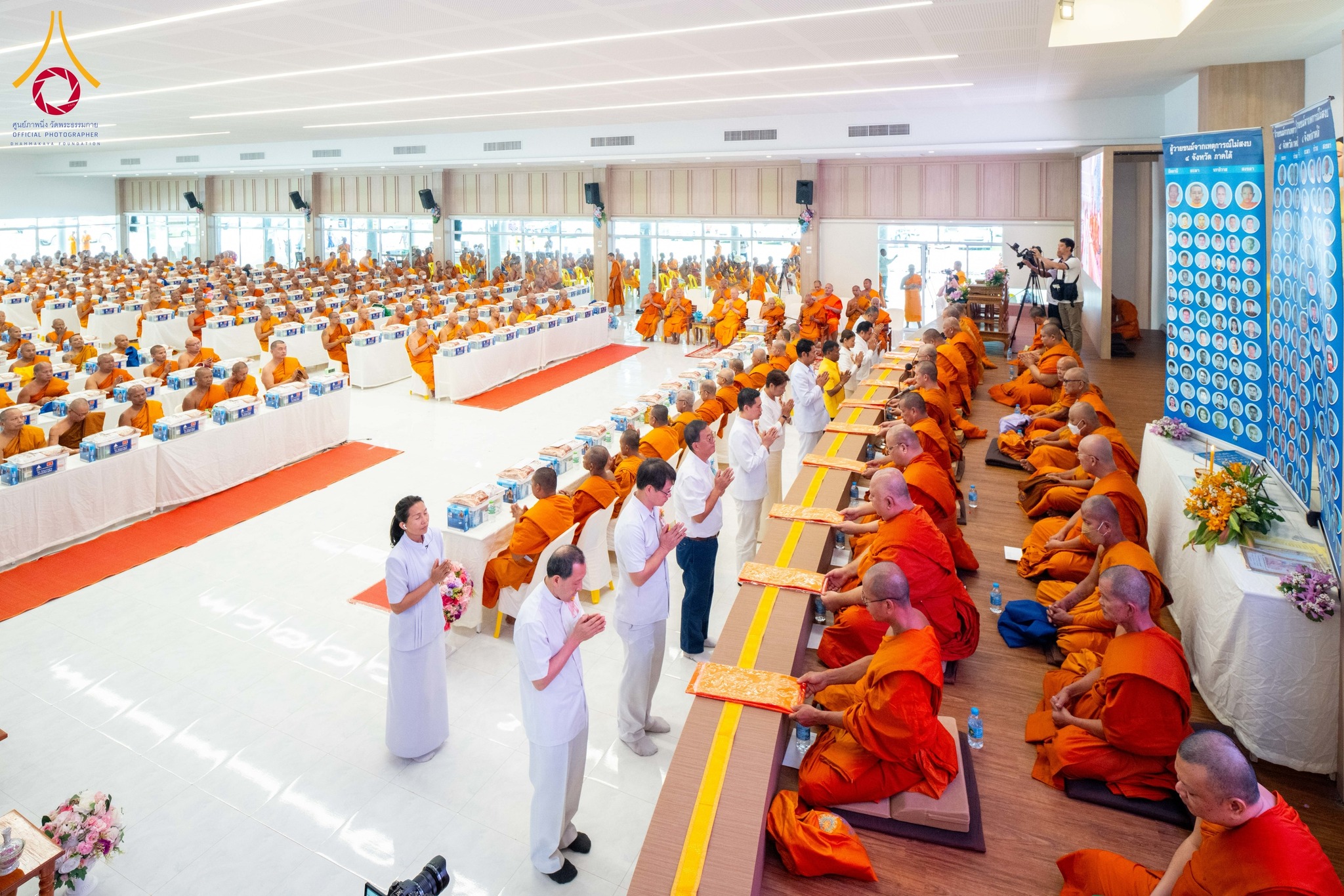 วัดพระธรรมกาย จัดพิธีถวายสังฆทาน แด่คณะสงฆ์ 323 วัด ปีที่ 21 ครั้งที่ 175