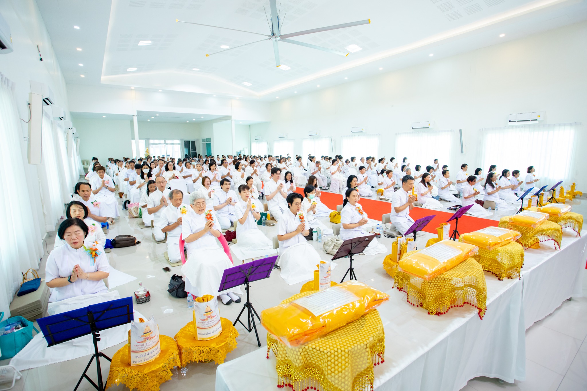 ศูนย์ปฏิบัติธรรมพระมงคลเทพมุนี จัดทอดผ้าป่า และพิธีสักการะพระมงคลเทพมุนี (สด จนฺทสโร)
