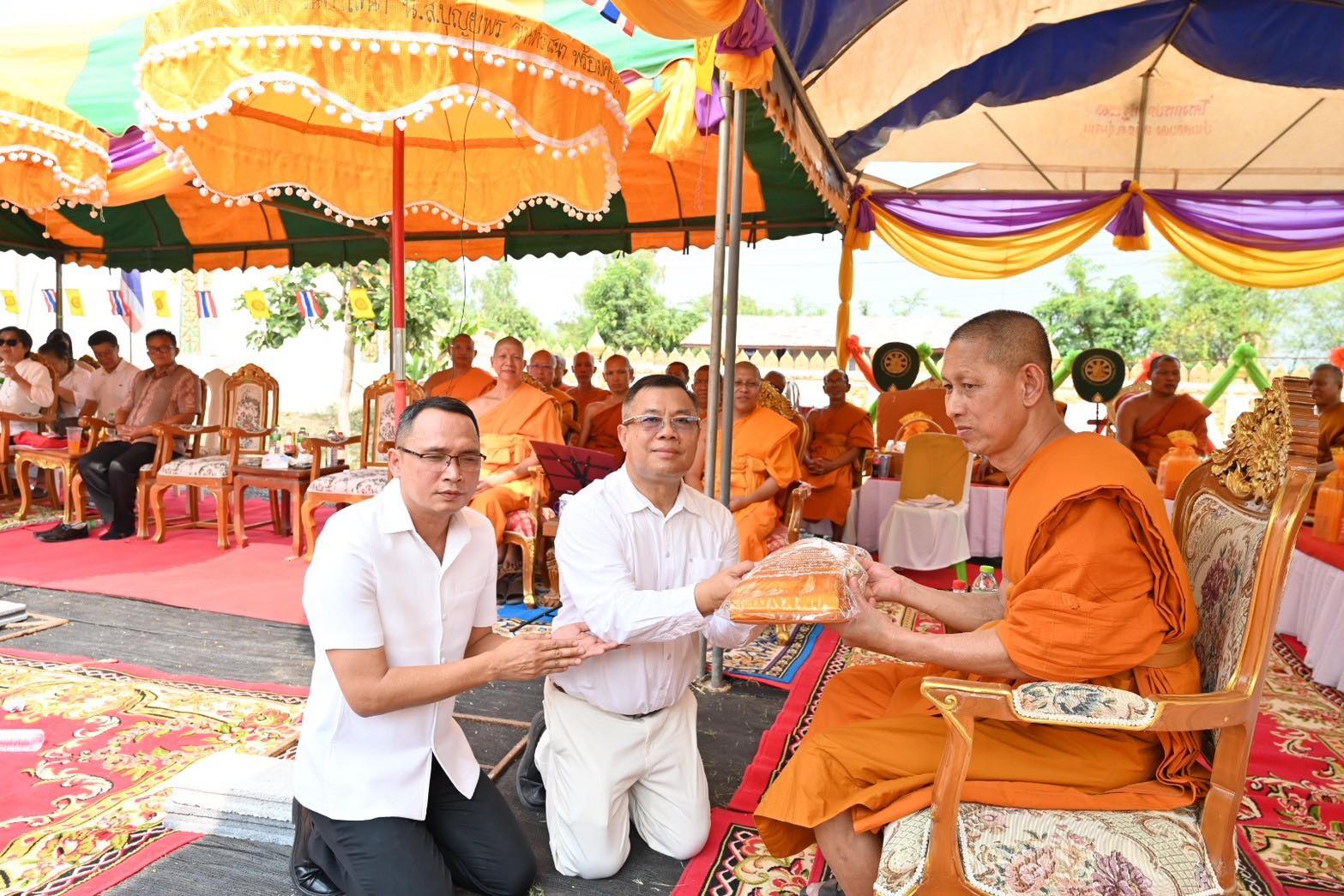 พิธีถวายพระบรมสารีริกธาตุ พิธีทอดผ้าป่า และห่มผ้าสไบทิพย์ หลวงพ่อทันใจปาฏิหารย์