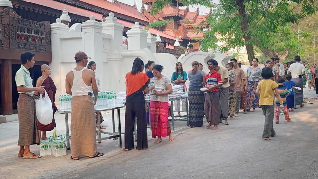 วัดพระธรรมกายช่วยเหลือแผ่นดินไหวและภัยพิบัติในพม่า