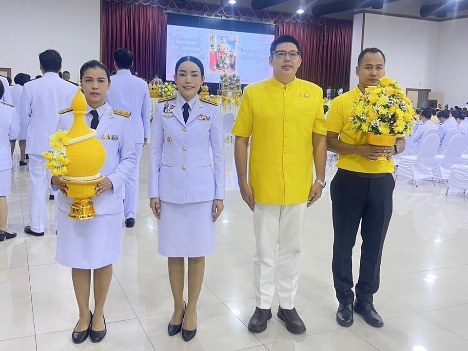 คณะศิษยานุศิษย์วัดพระธรรมกายร่วมพิธีถวายราชสดุดี เนื่องในวันจักรี เชิดชูพระมหากรุณาธิคุณแห่งราชวงศ์จักรี ณ จังหวัดปทุมธานี