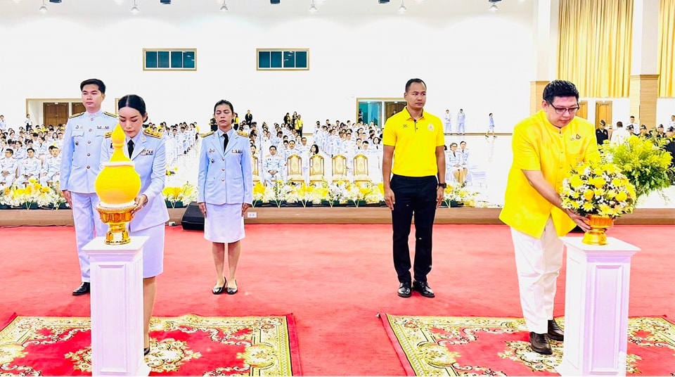 คณะศิษยานุศิษย์วัดพระธรรมกายร่วมพิธีถวายราชสดุดี เนื่องในวันจักรี เชิดชูพระมหากรุณาธิคุณแห่งราชวงศ์จักรี ณ จังหวัดปทุมธานี