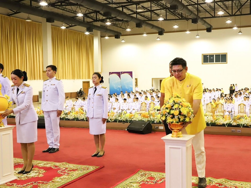 คณะศิษยานุศิษย์วัดพระธรรมกายร่วมพิธีถวายราชสดุดี