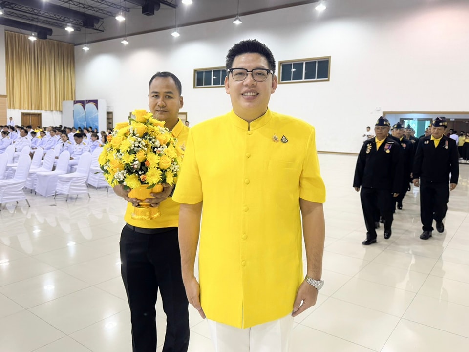 คณะศิษยานุศิษย์วัดพระธรรมกายร่วมพิธีถวายราชสดุดี