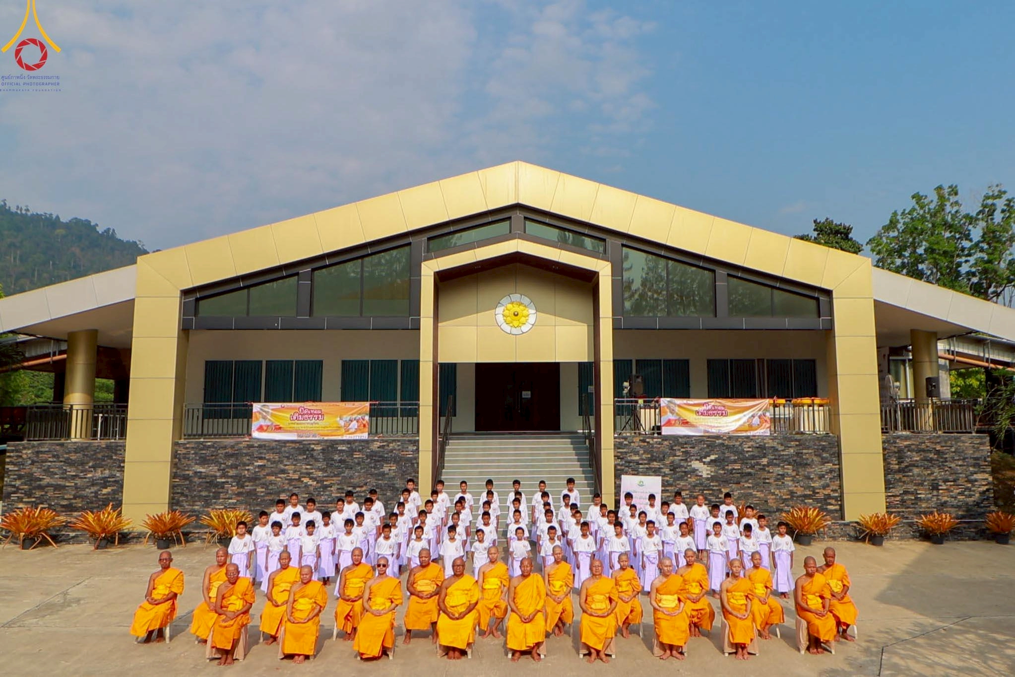 ศูนย์ปฏิบัติธรรมระยอง (บ้านช่องลม) จังหวัดระยอง จัดพิธีตัดปอยผม ขอขมา และบรรพชาสามเณร