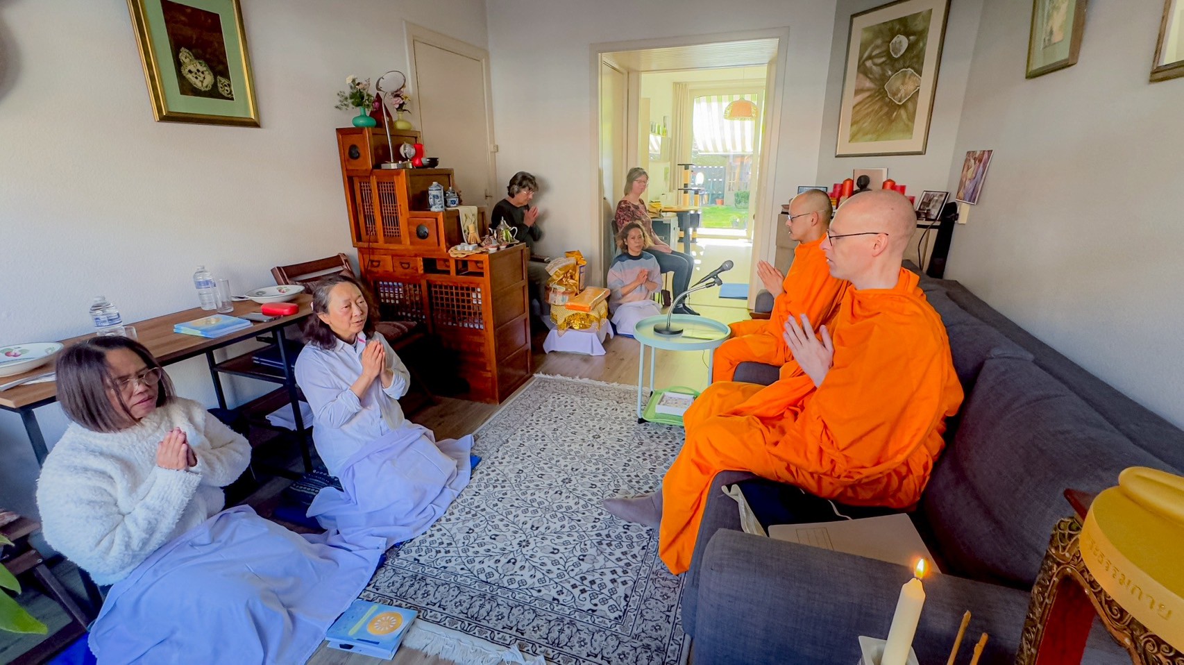 คณะสงฆ์วัดพระธรรมกายเนเธอร์แลนด์ จัดปฏิบัติธรรมในงานวันคล้ายวันเกิด กัลยาณมิตรซูซาน เฟร์ราโร