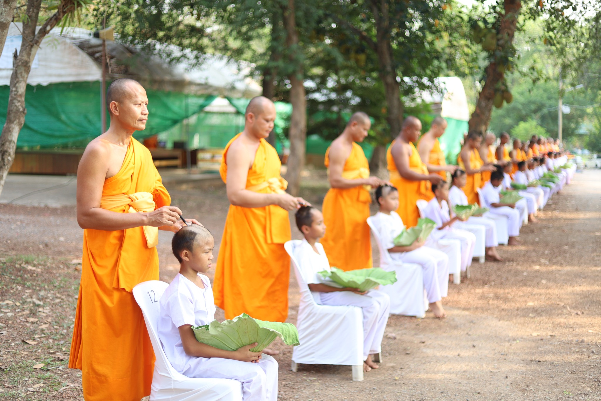 ธุดงคสถานพิษณุโลก จัดพิธีตัดปอยผม