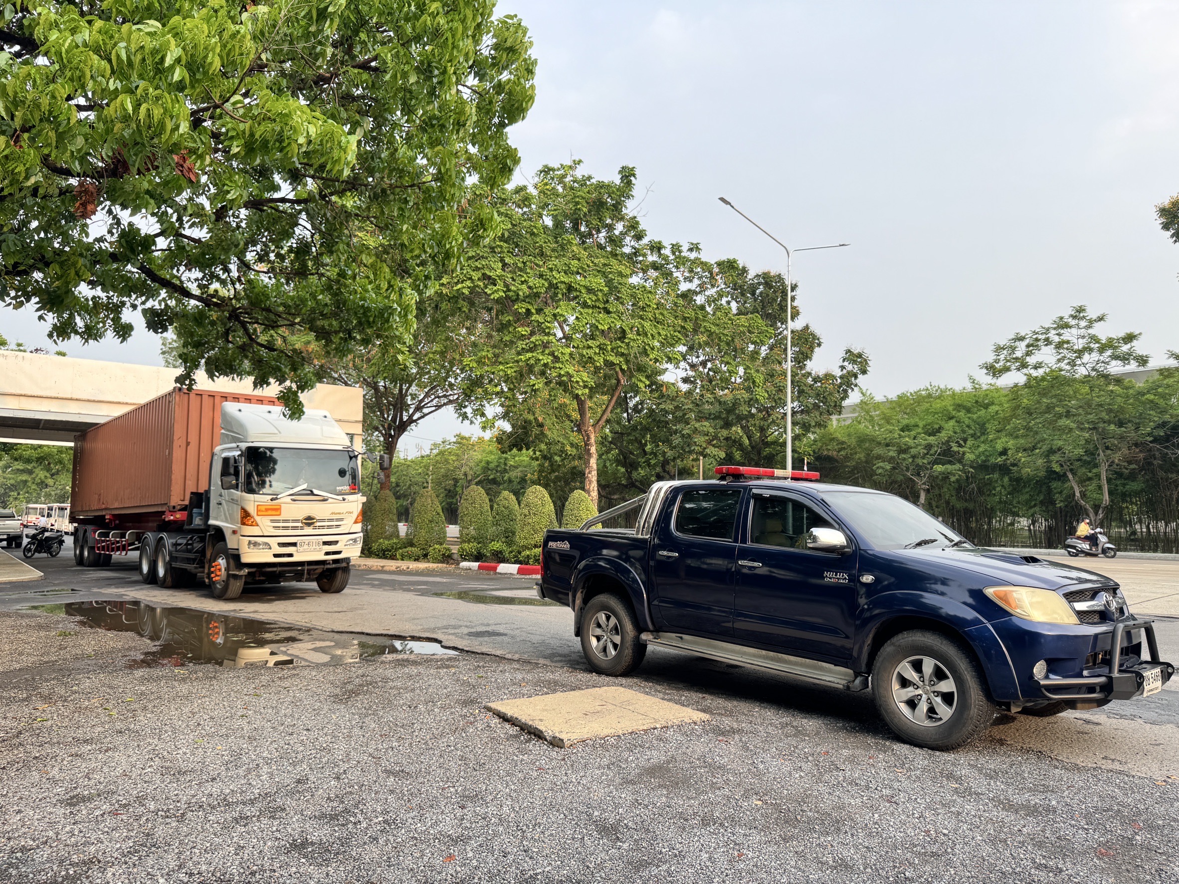 มอบของช่วยแผ่นดินไหวพม่า 68