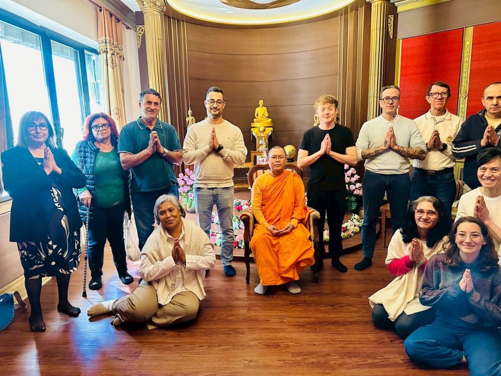 A meditation training program of Wat Phra Dhammakaya, Italy in Novara