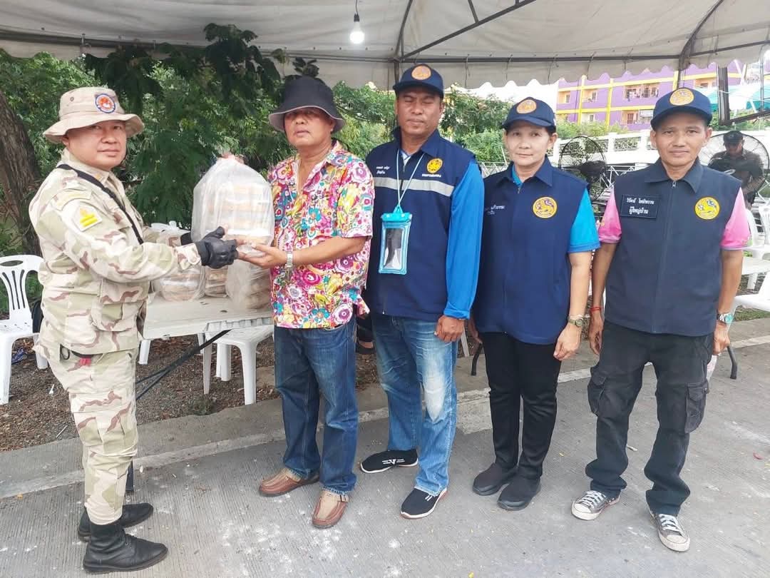 เจ้าอาวาสวัดพระธรรมกาย ส่งแรงใจแก่เจ้าหน้าที่ผู้ปฏิบัติงานในช่วงเทศกาลสงกรานต์